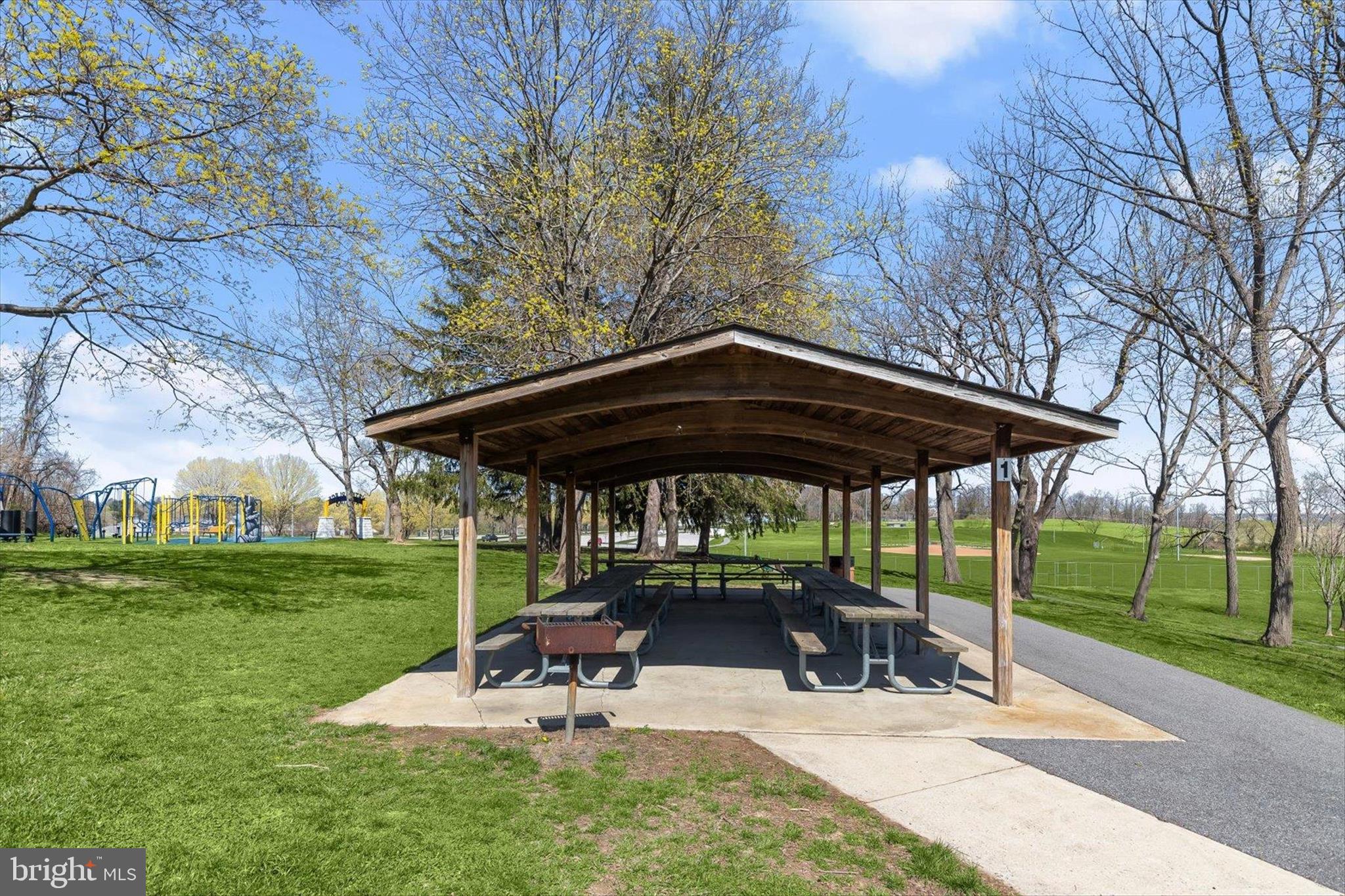 EVANS MEADOW - Residential