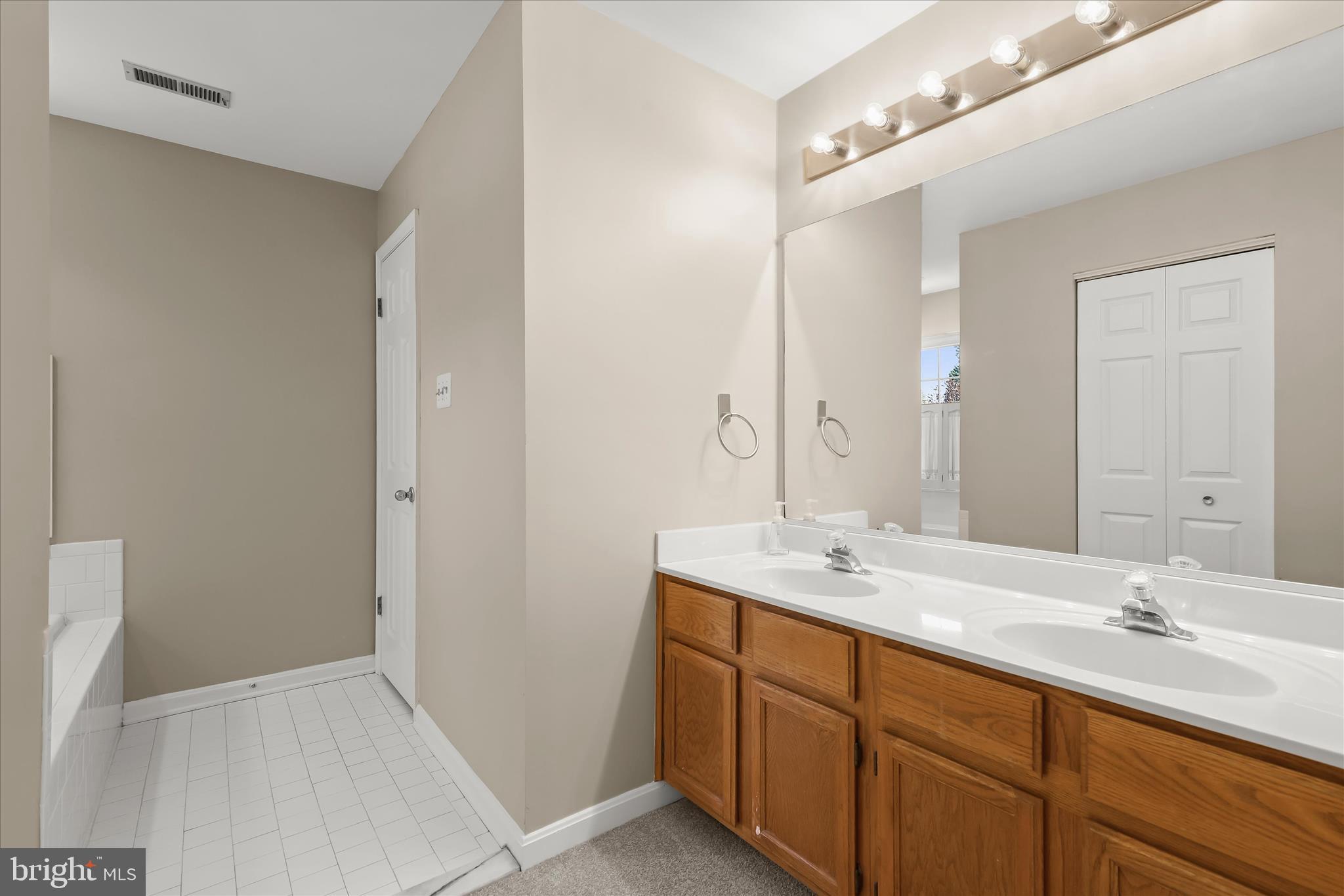 EVANS MEADOW - Residential