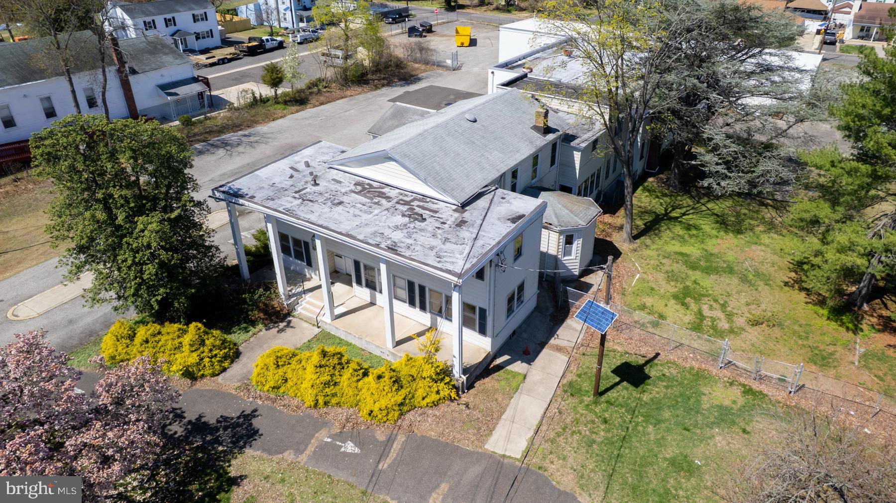 121 W CHURCH STREET