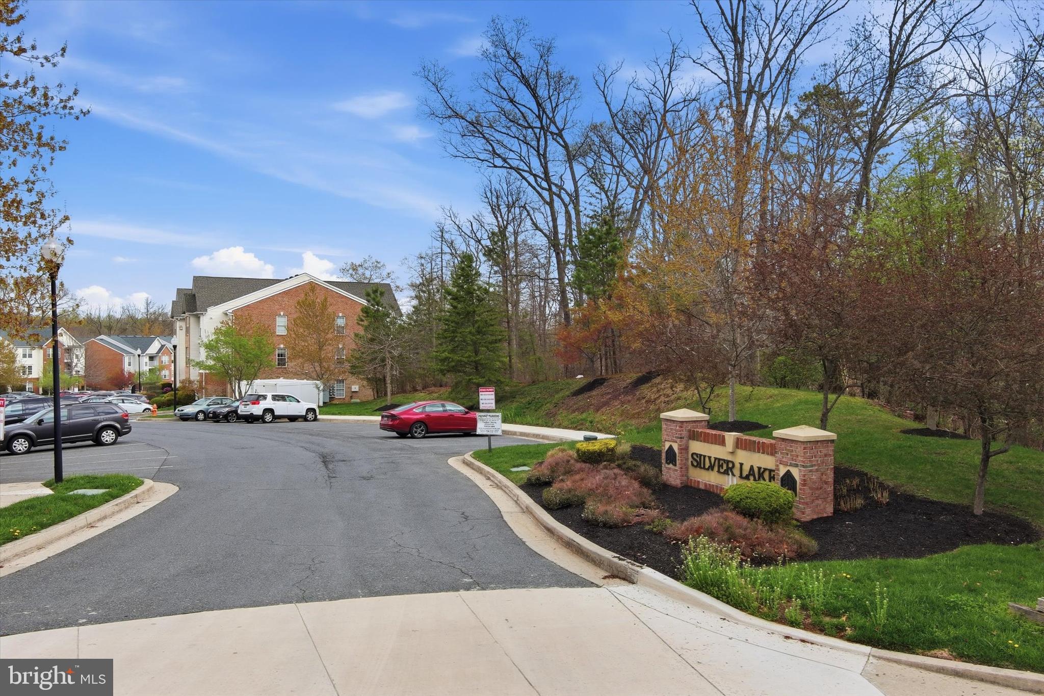 SILVER LAKE - Residential