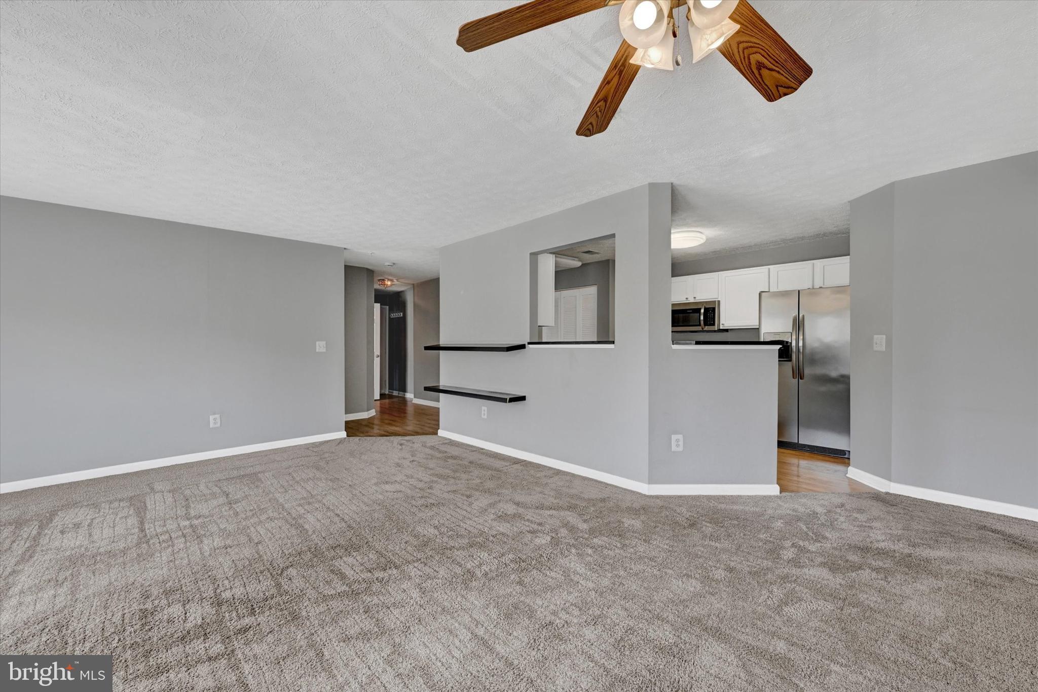 SILVER LAKE - Residential