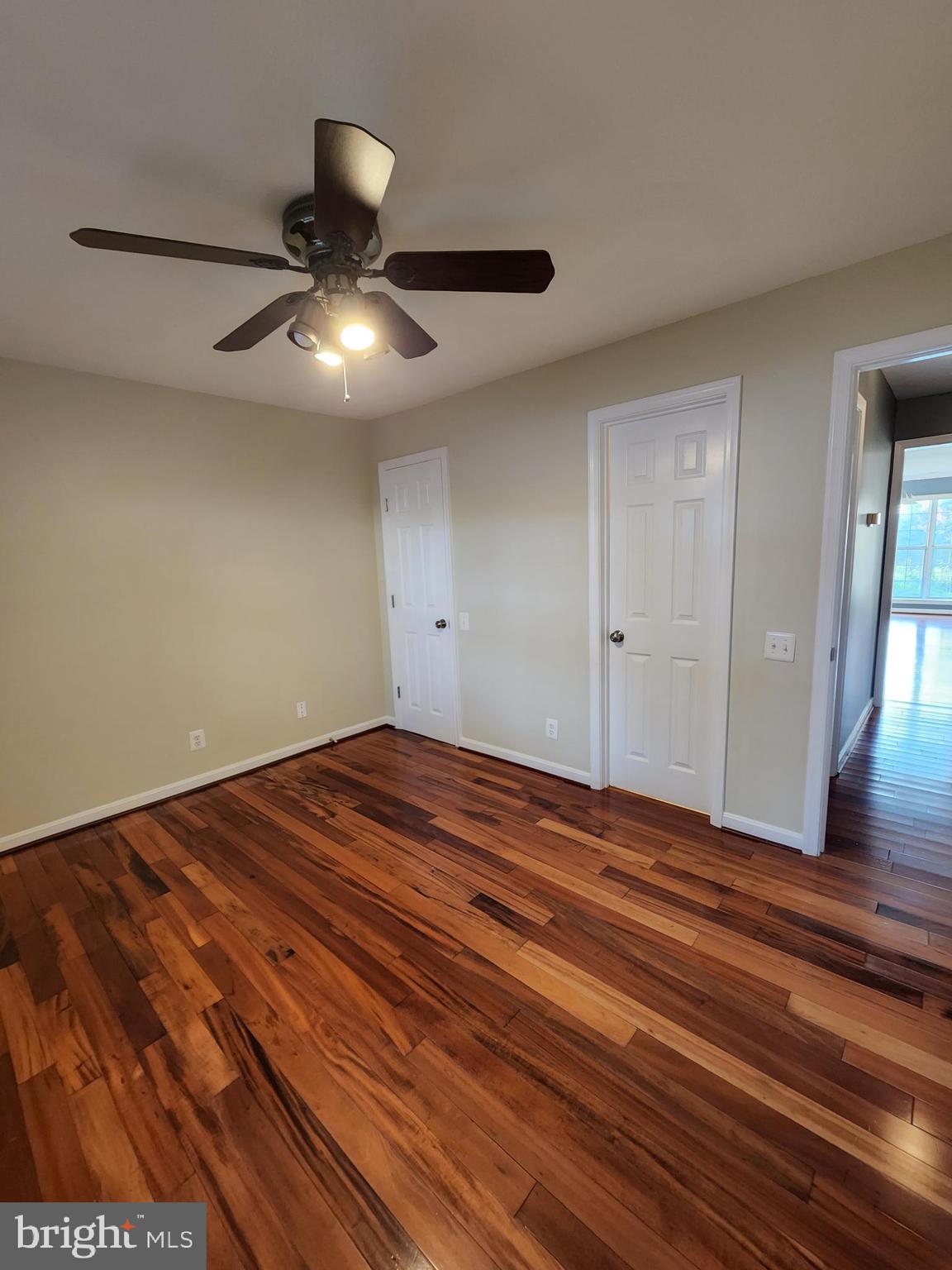 BULL RUN CONDO - Residential