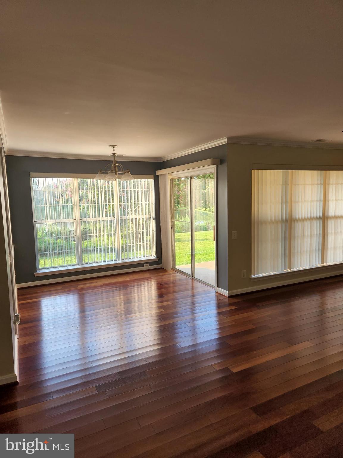 BULL RUN CONDO - Residential