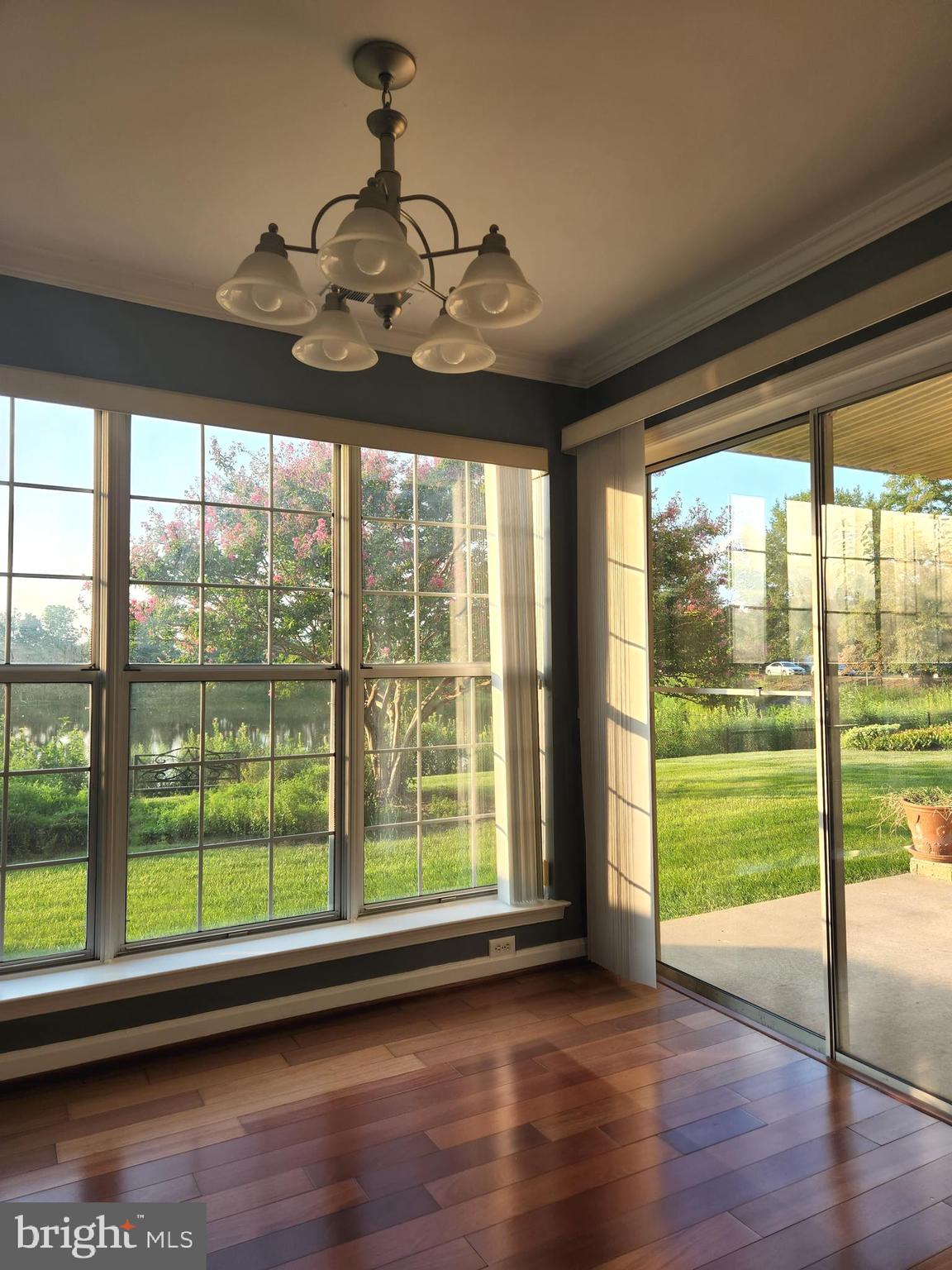 BULL RUN CONDO - Residential