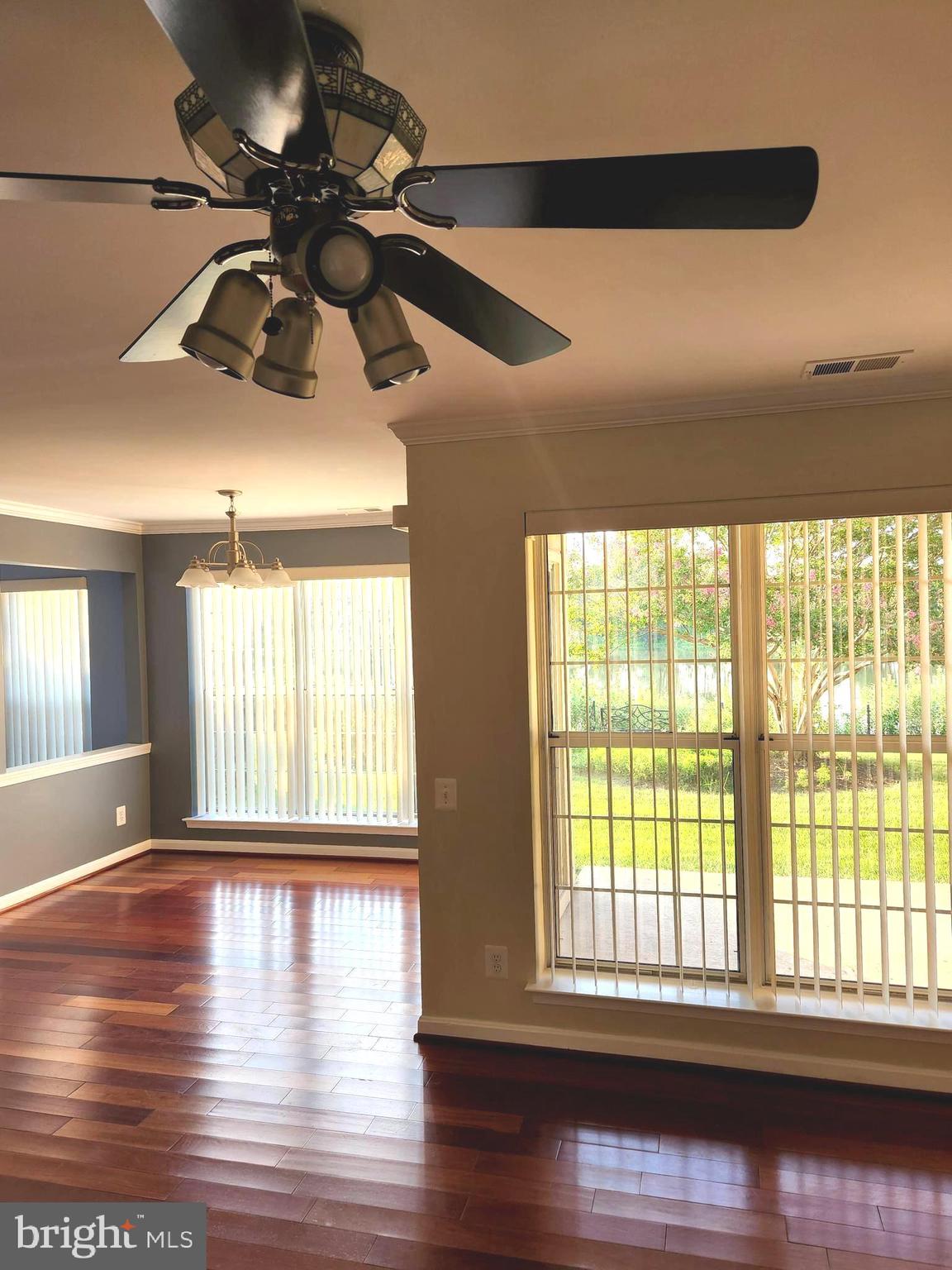 BULL RUN CONDO - Residential