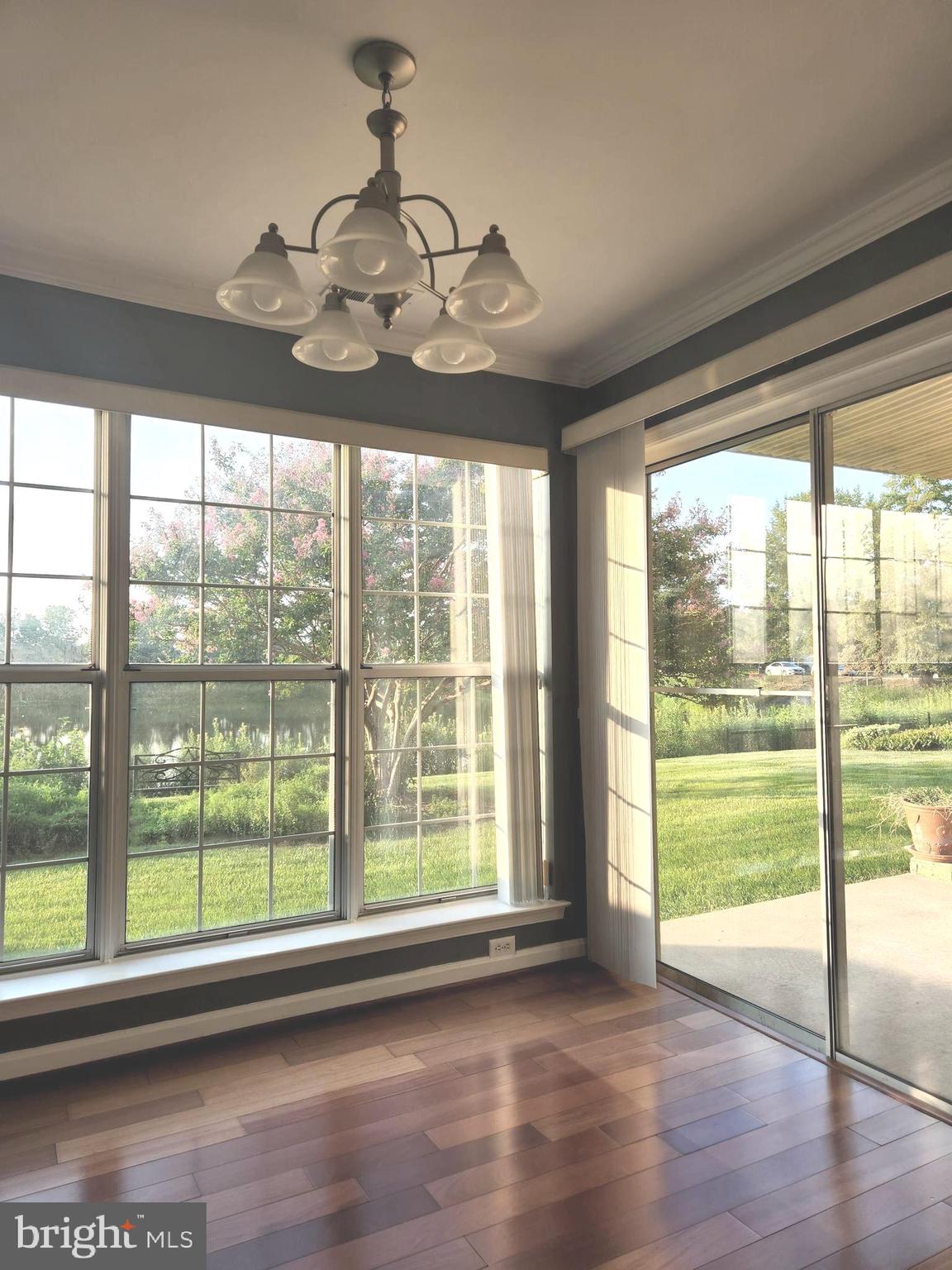 BULL RUN CONDO - Residential