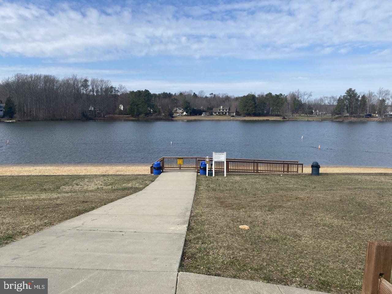 LAKE LAND OR - Residential