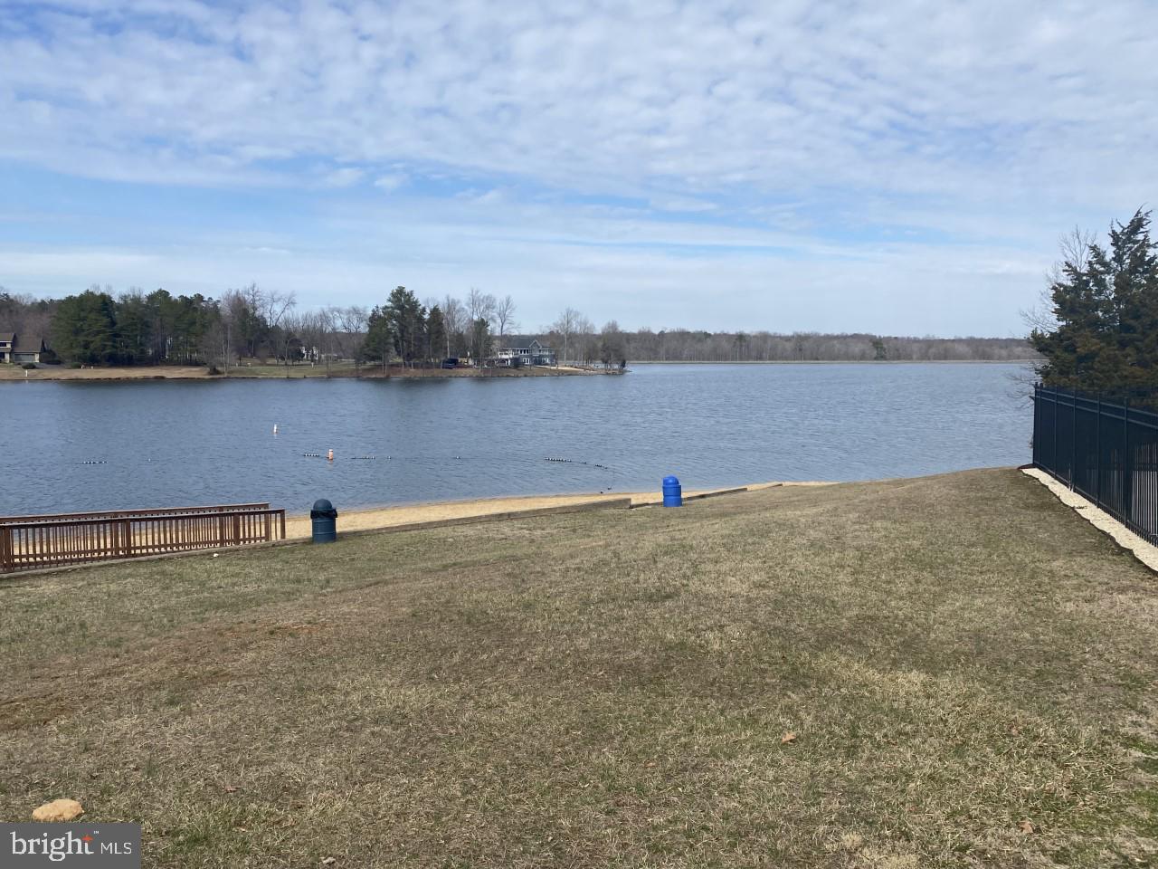 LAKE LAND OR - Residential