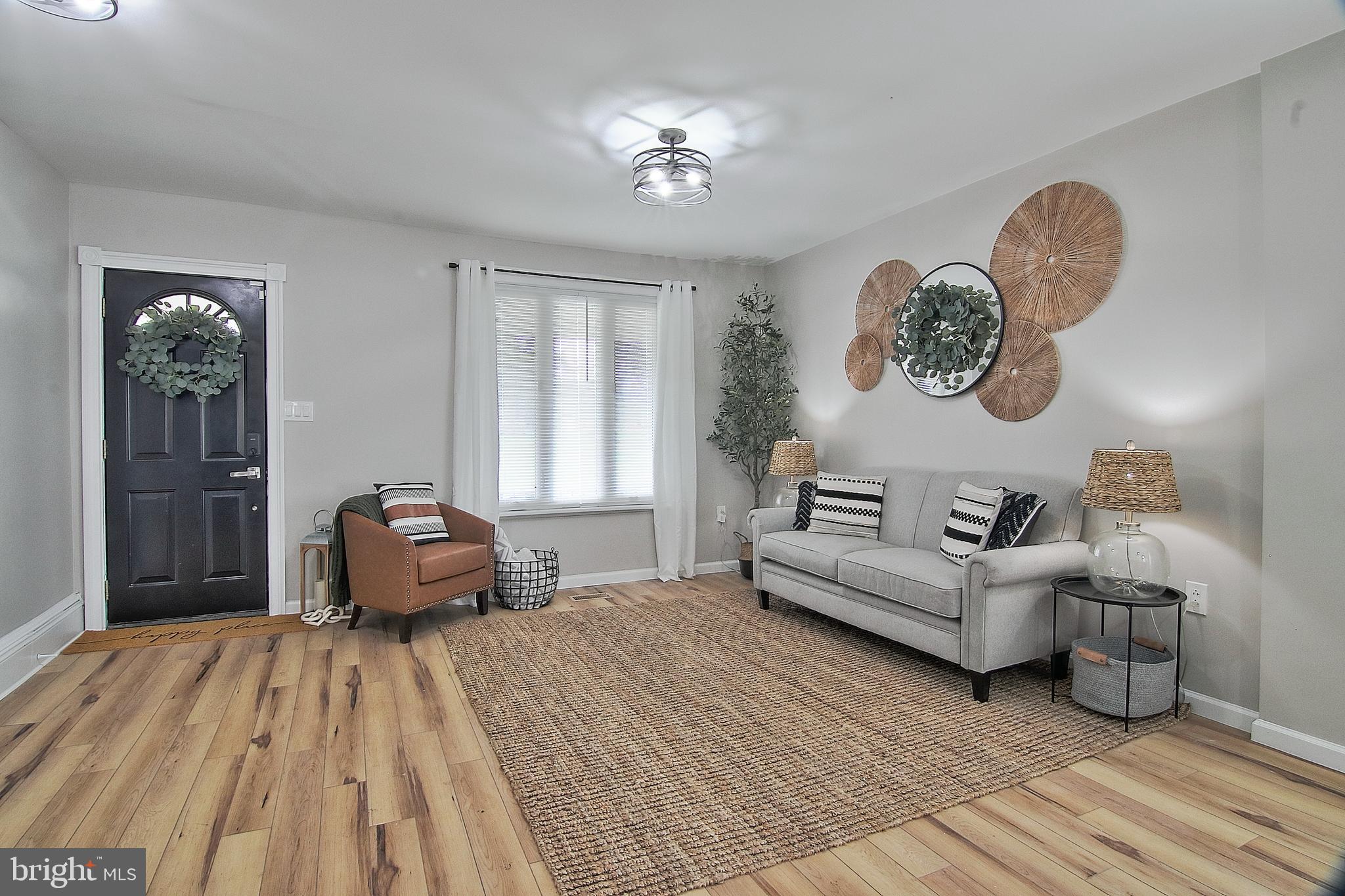 277 N PLEASANTVIEW ROAD