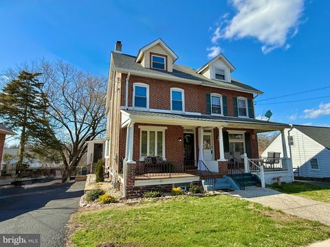 Townhouse For Sale - 277 N Pleasantview Road<br/> POTTSTOWN, PA 19464