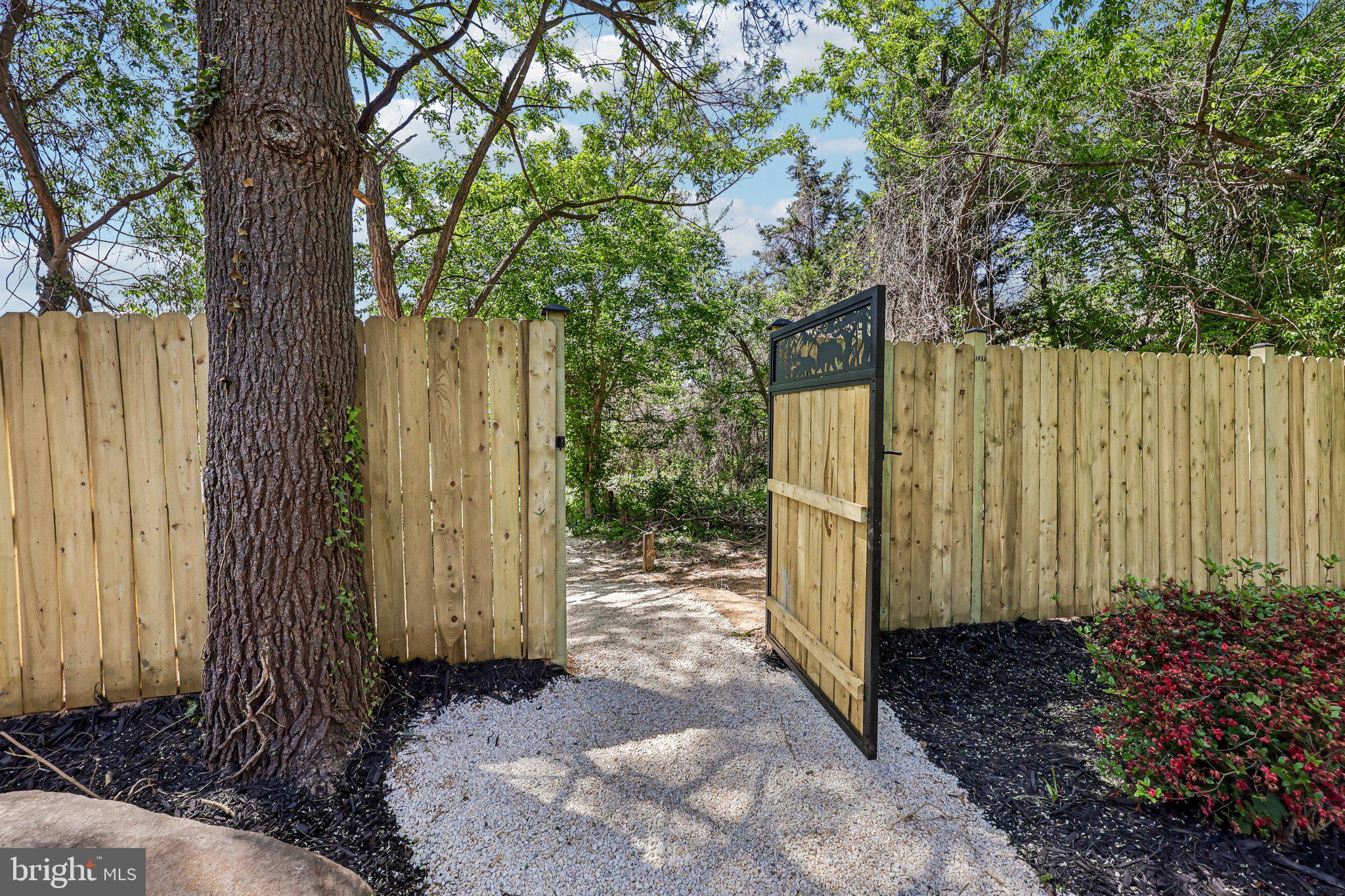 HAMEL HILL - Residential