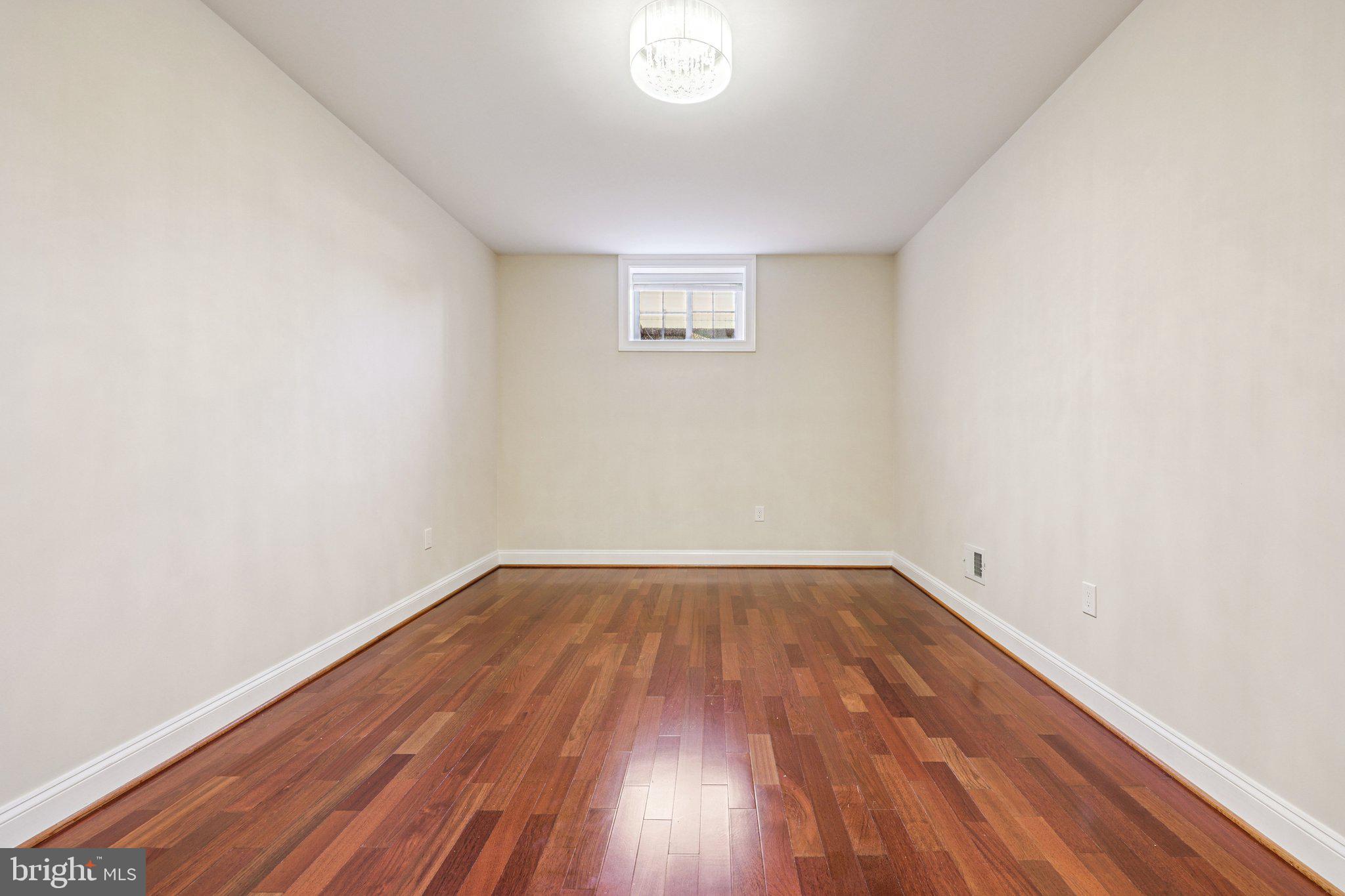 HAMEL HILL - Residential
