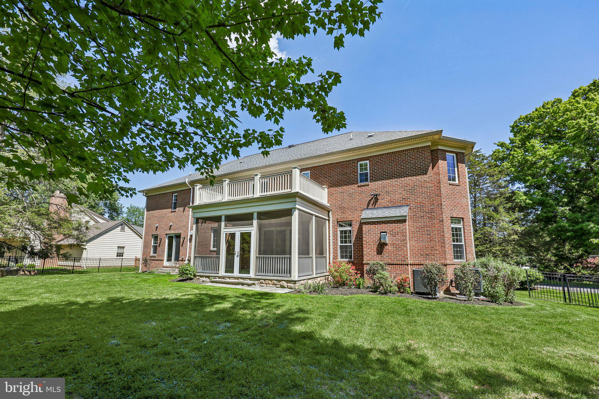 HAMEL HILL - Residential