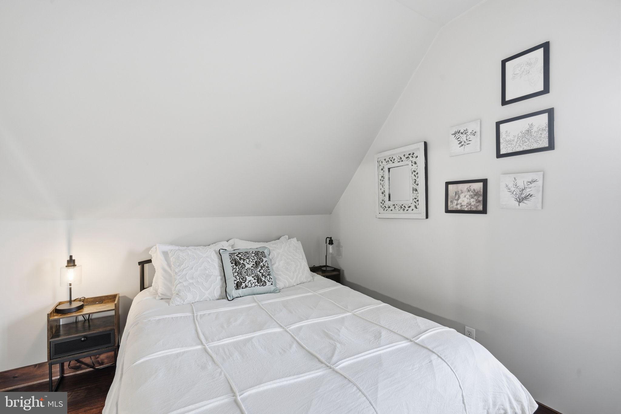 MILLINGTON - Residential