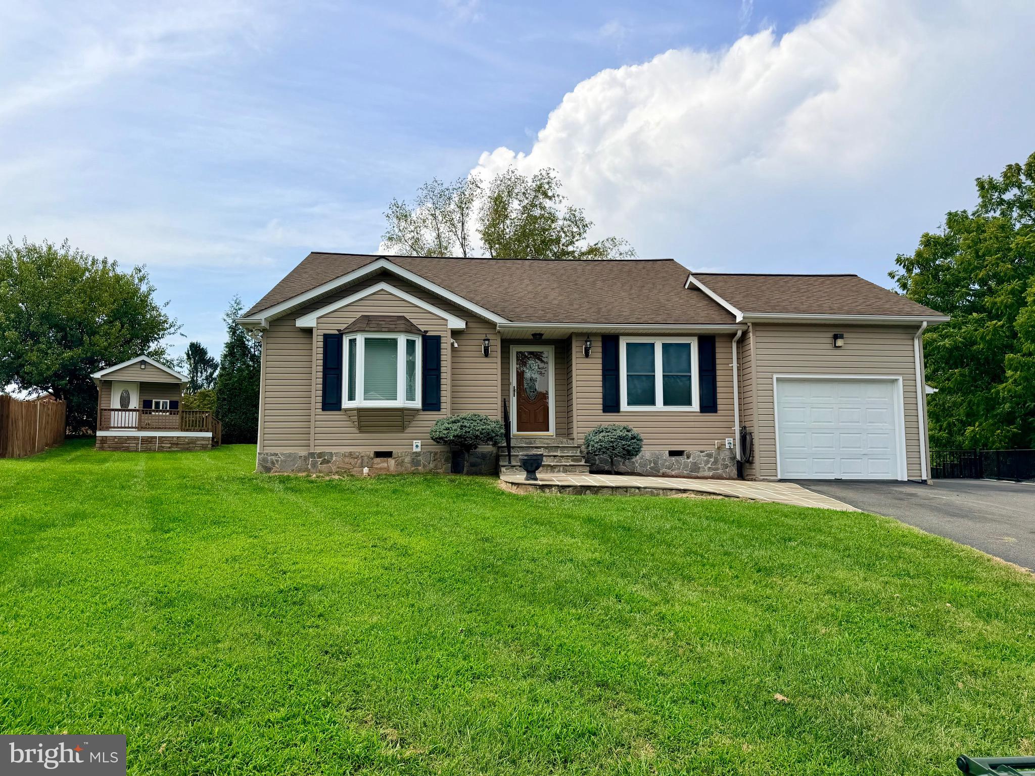 504 HITT COURT