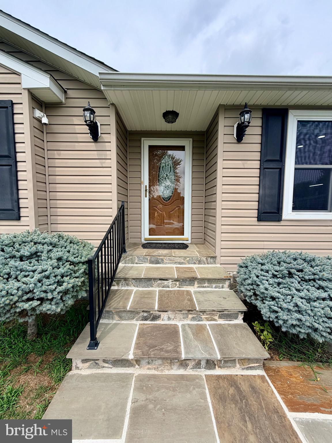 504 HITT COURT