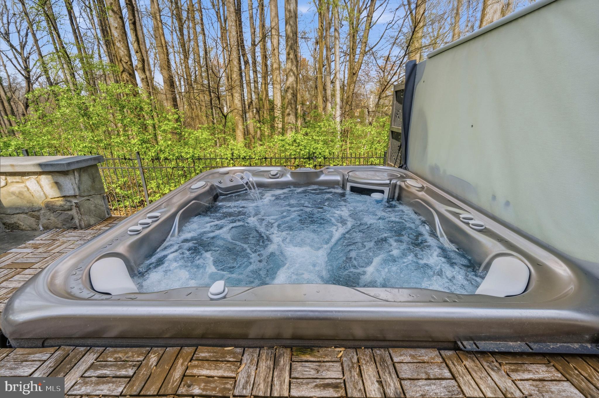 RIDGEGATE WOODS - Residential