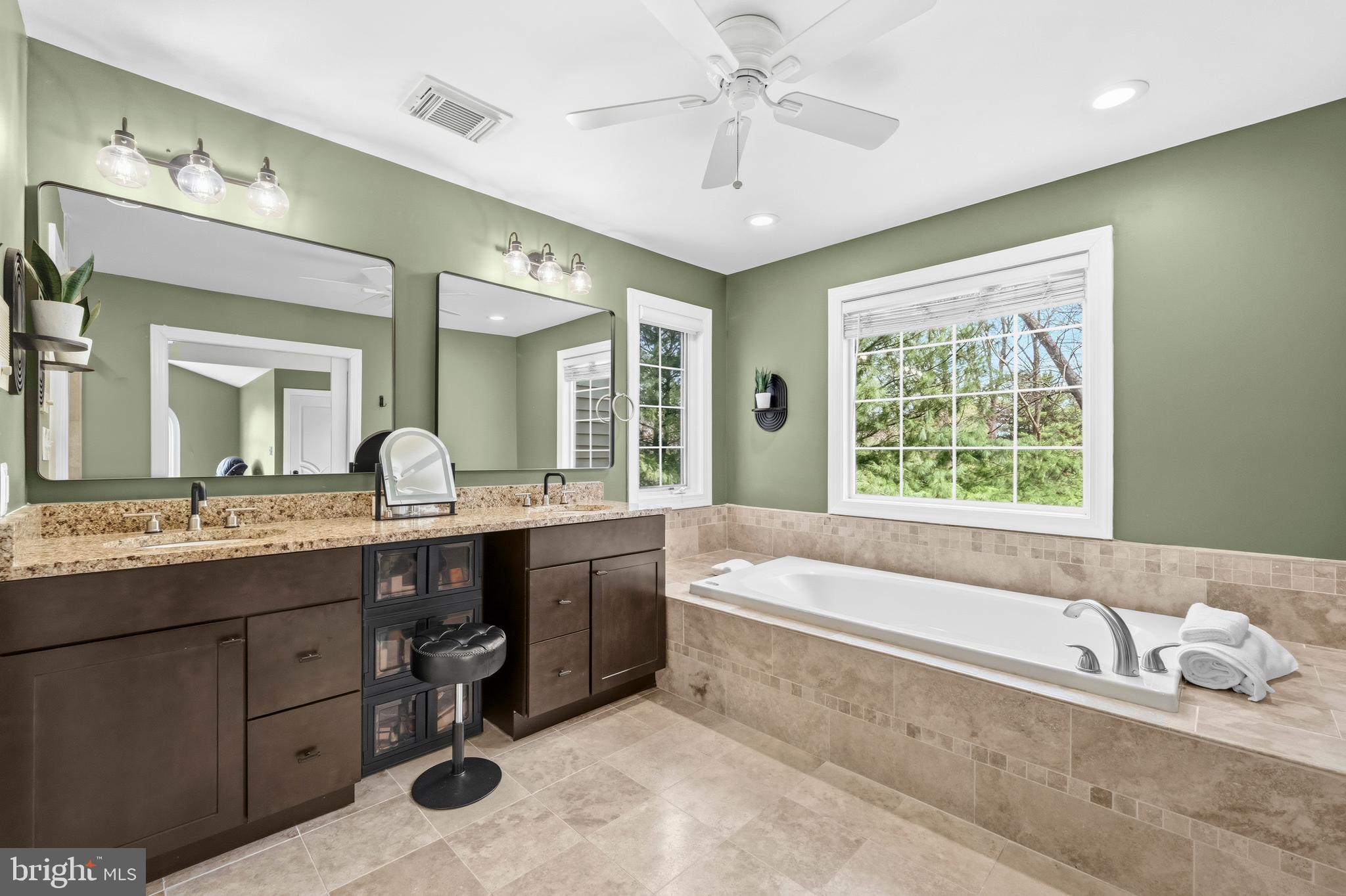 RIDGEGATE WOODS - Residential