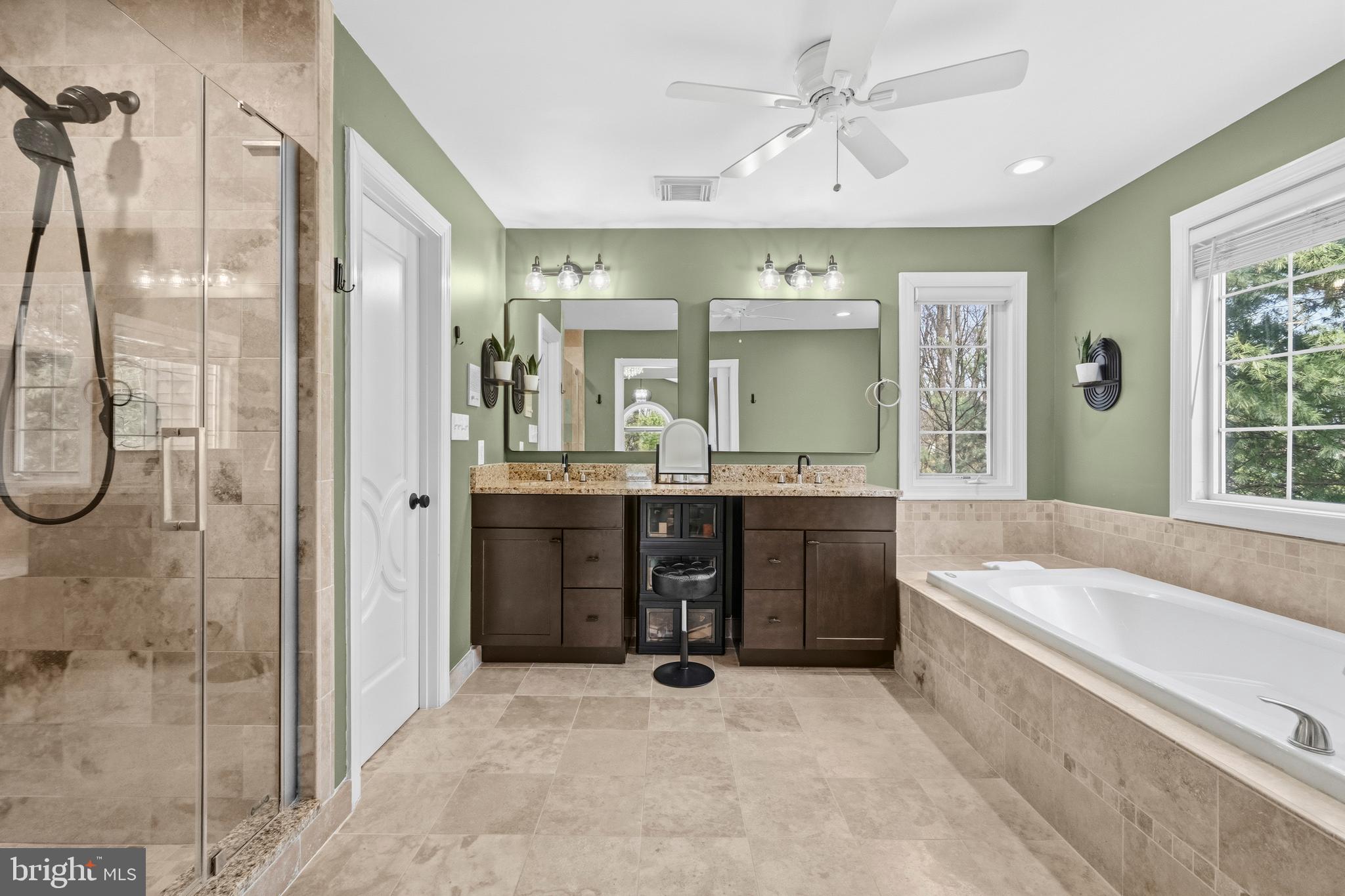 RIDGEGATE WOODS - Residential