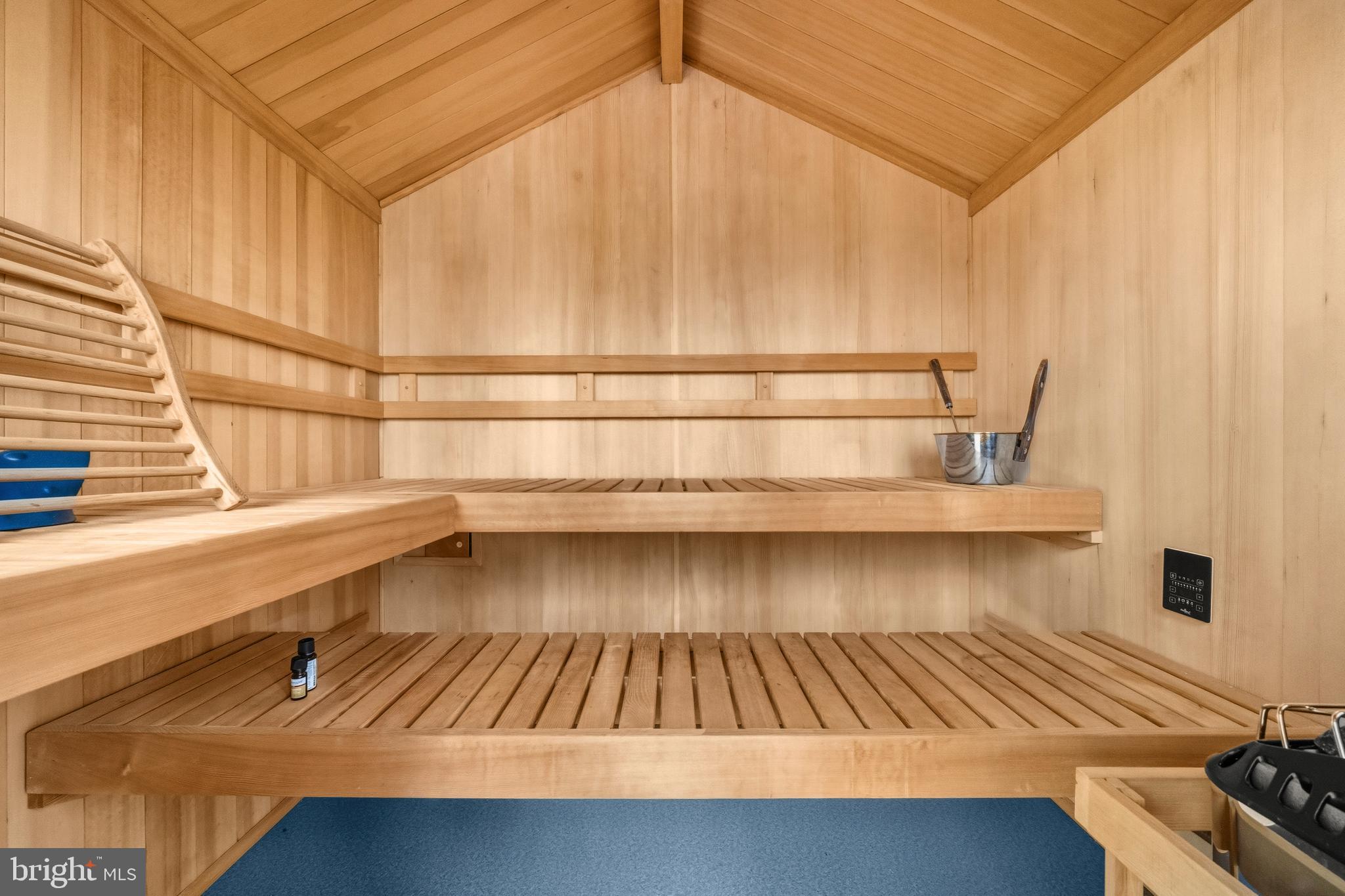 RIDGEGATE WOODS - Residential