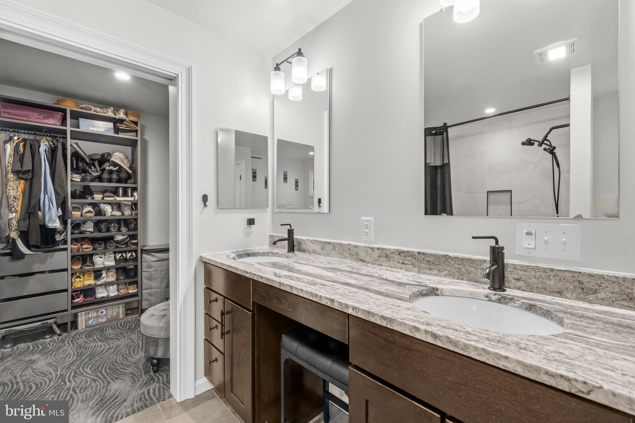 RIDGEGATE WOODS - Residential