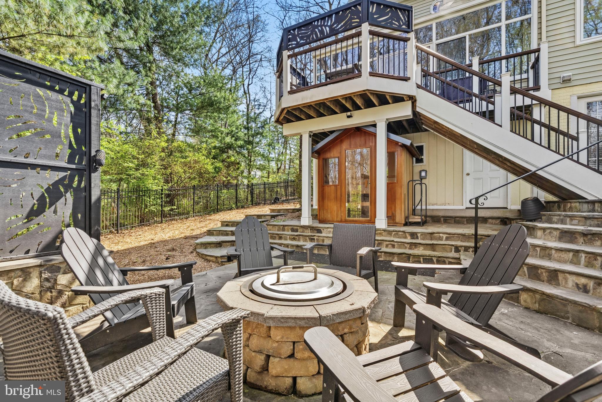 RIDGEGATE WOODS - Residential