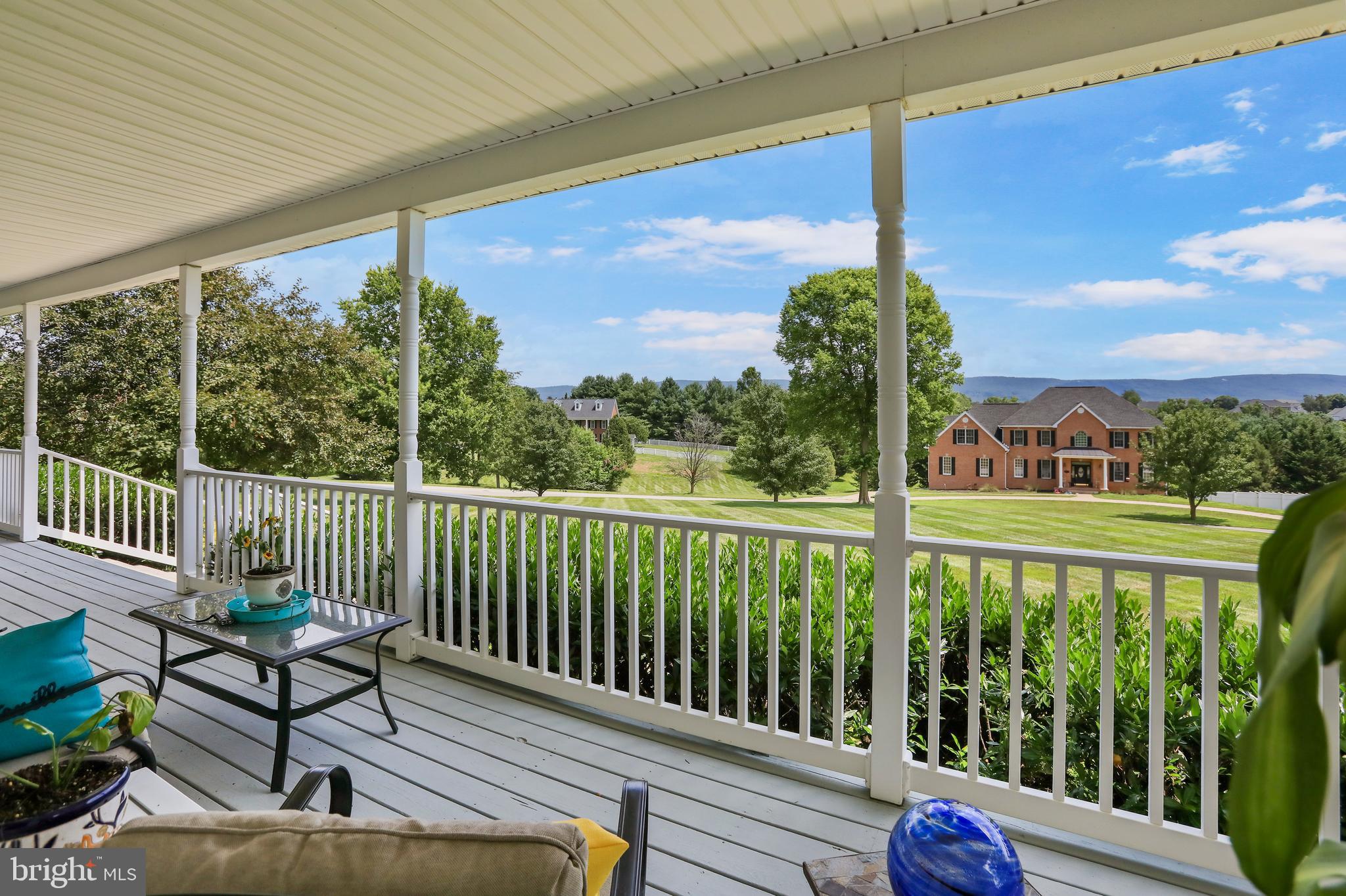 832 EASTLAND DRIVE