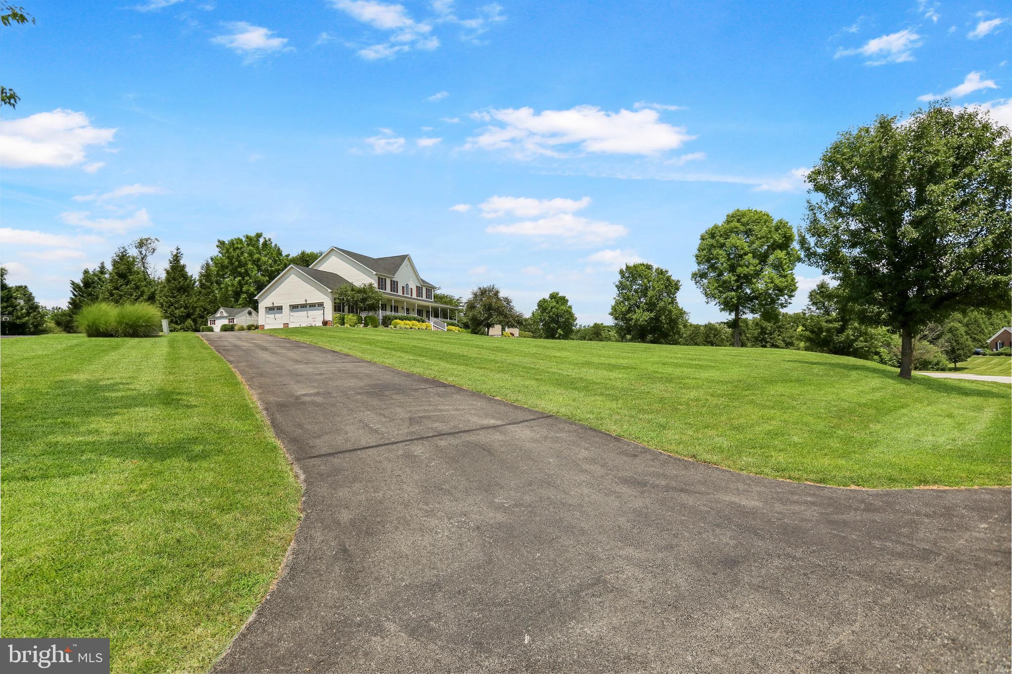 832 EASTLAND DRIVE