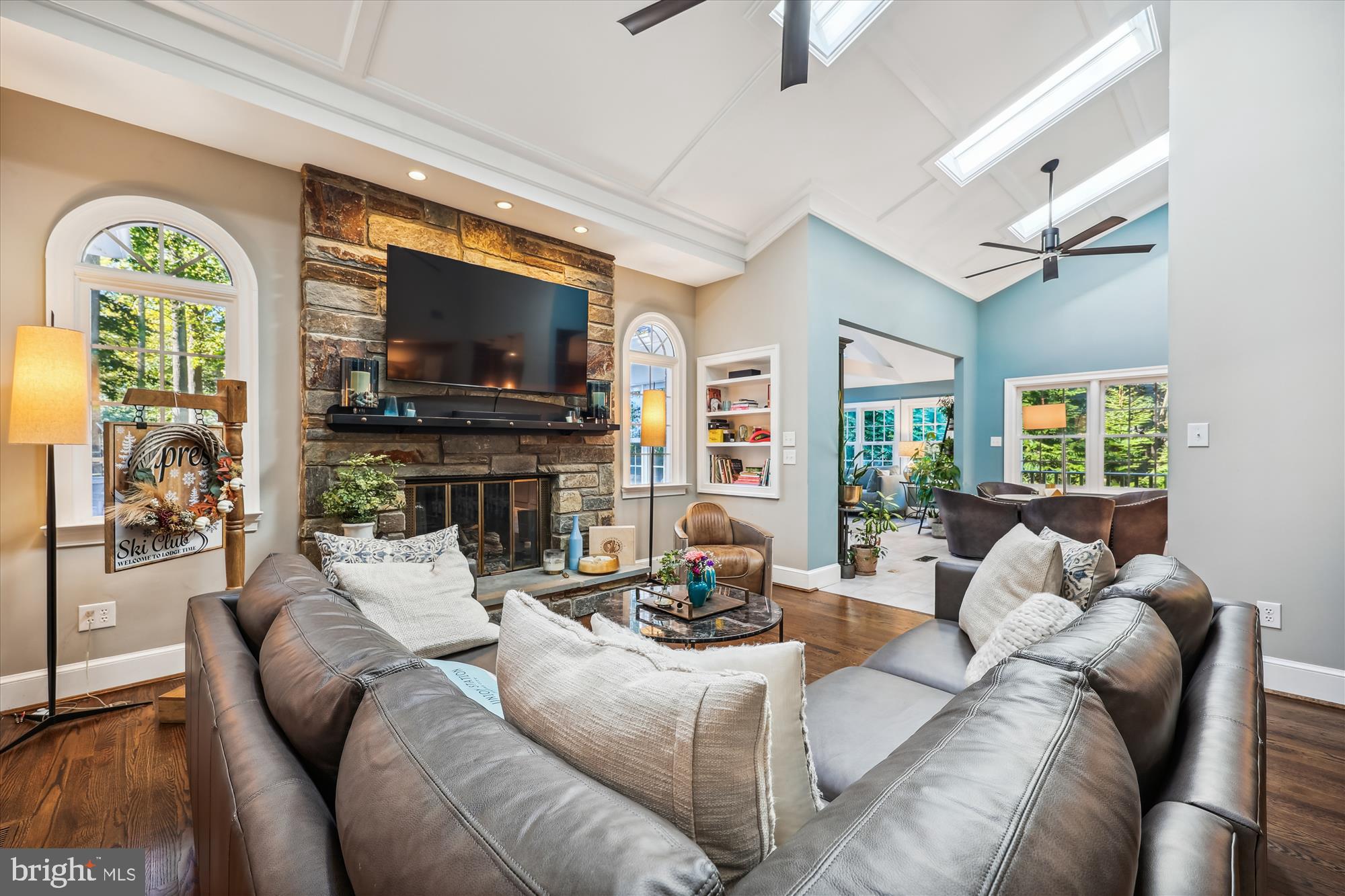 MANOR PARK - Residential