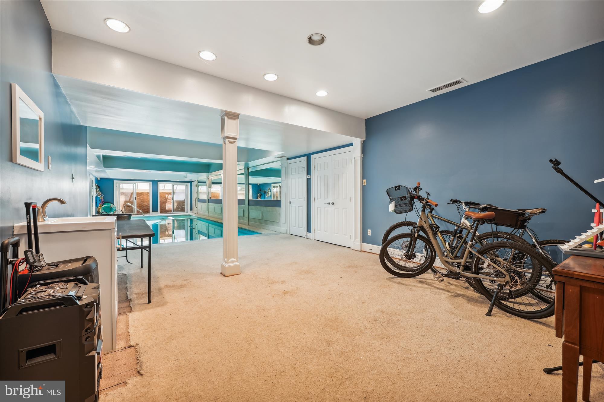 MANOR PARK - Residential