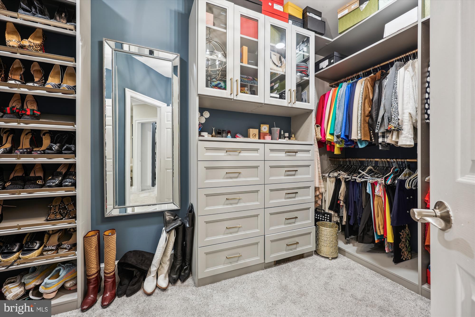 MANOR PARK - Residential