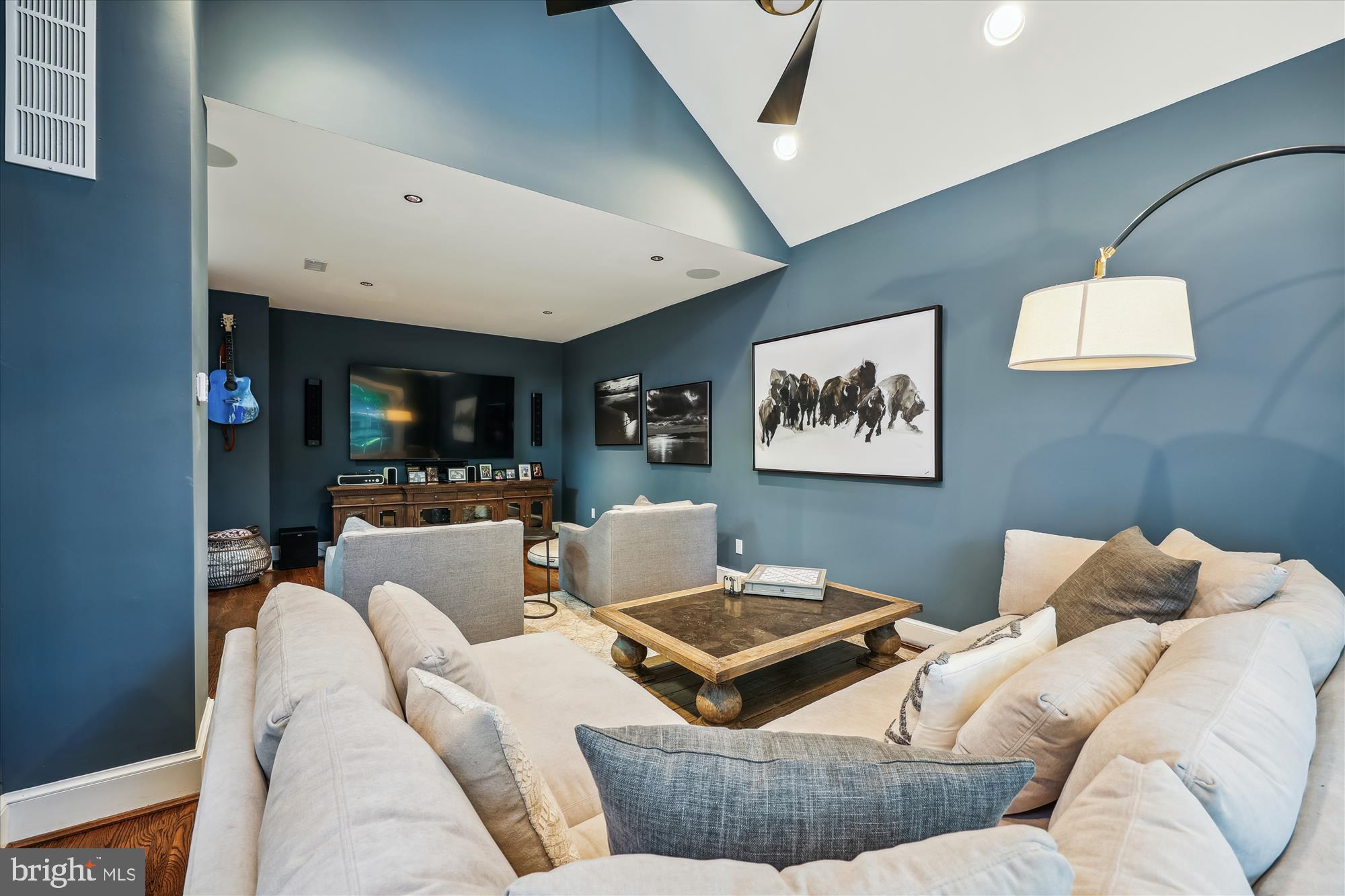 MANOR PARK - Residential