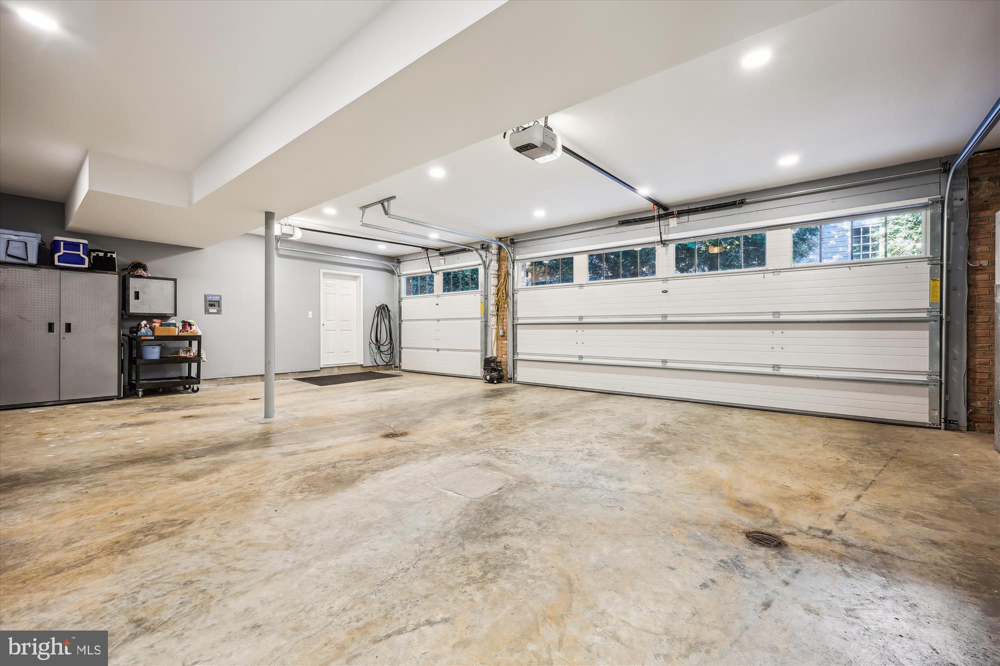 MANOR PARK - Residential