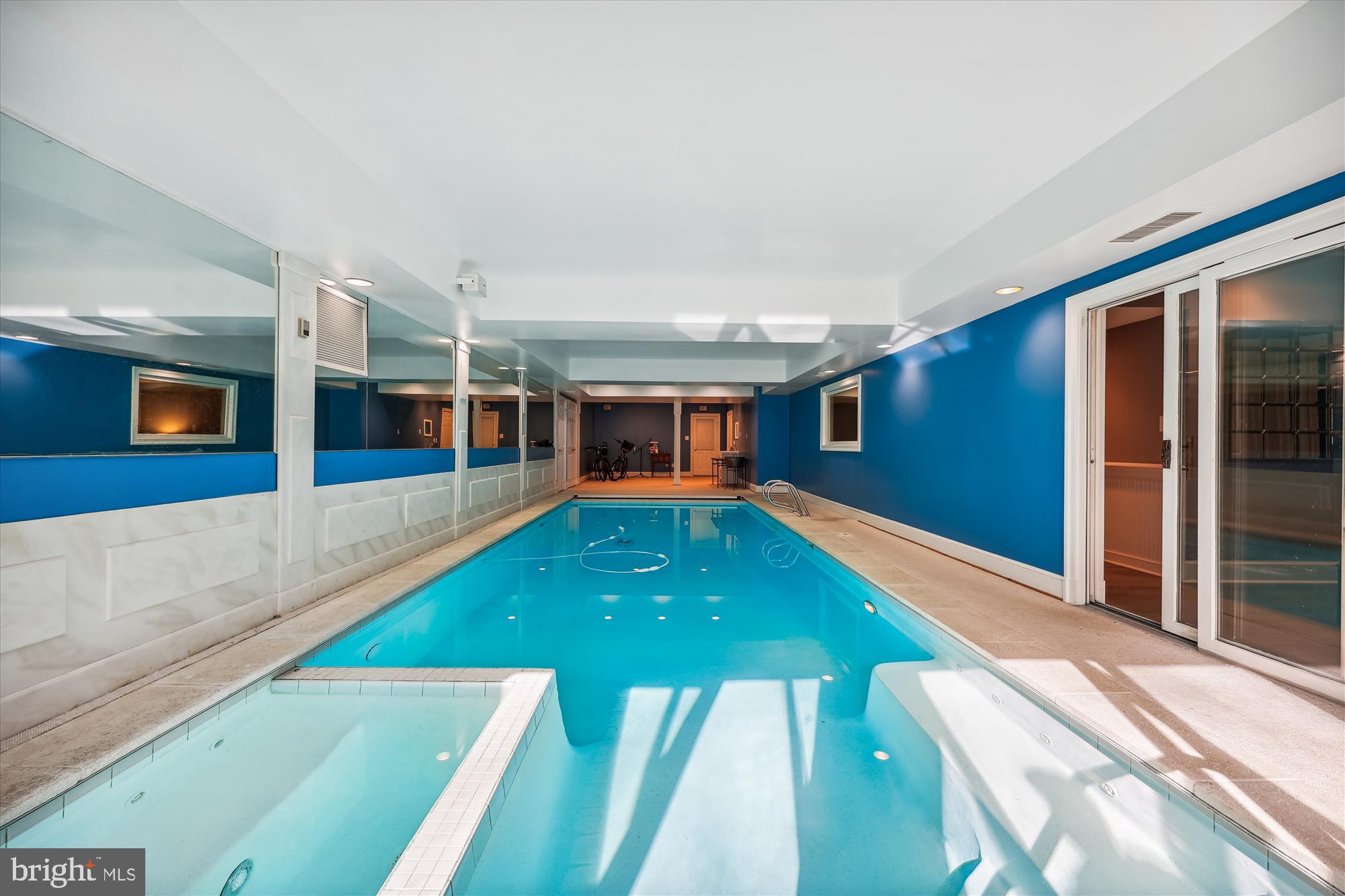 MANOR PARK - Residential