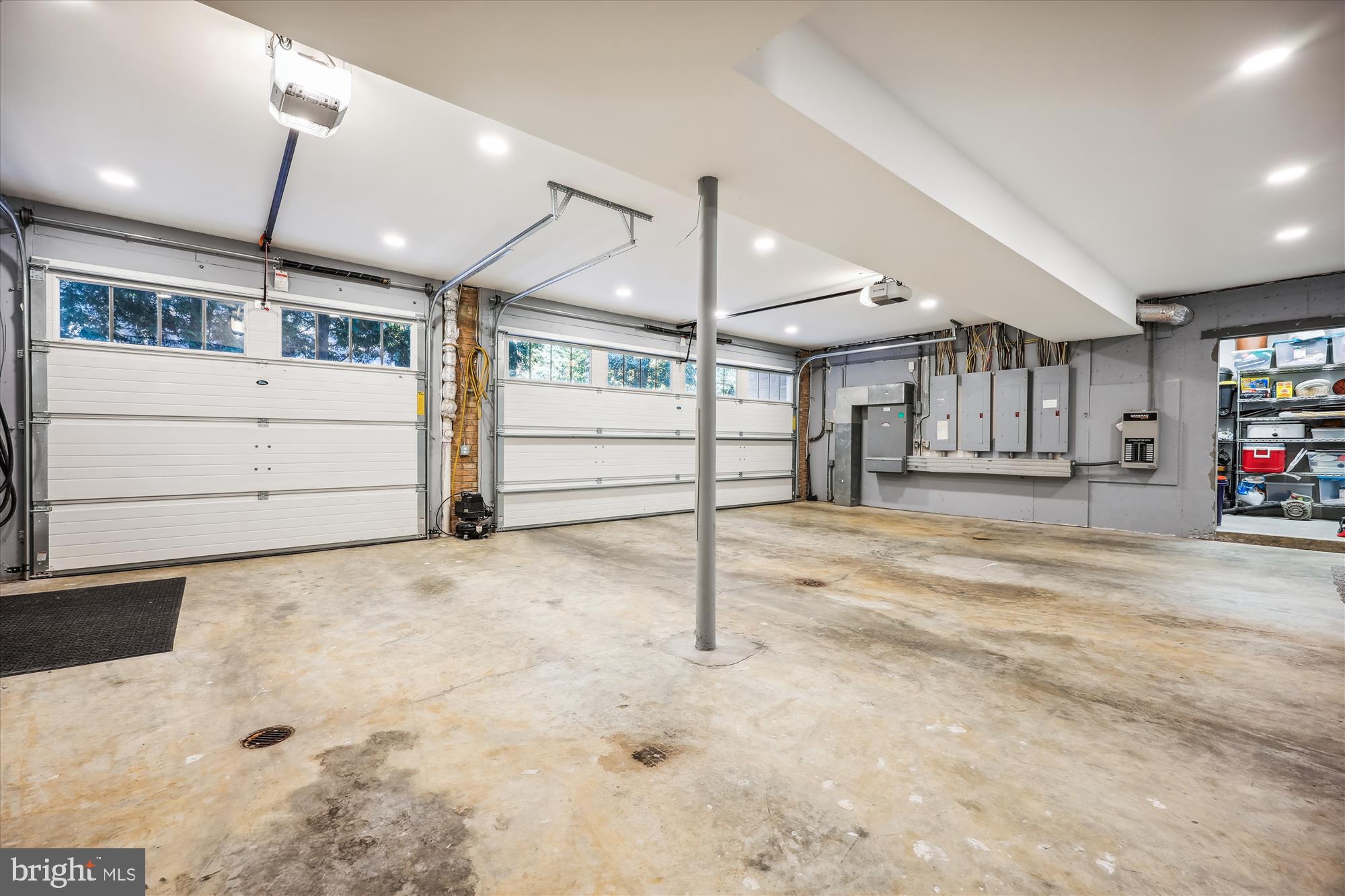 MANOR PARK - Residential