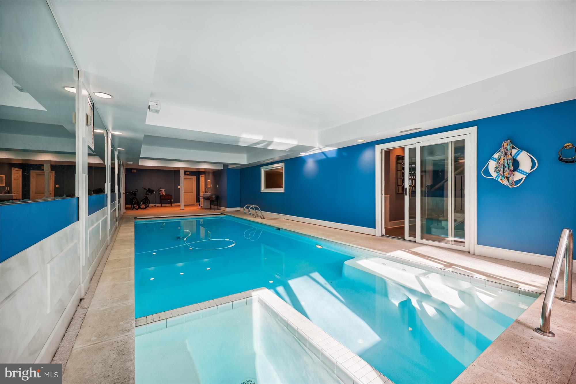 MANOR PARK - Residential