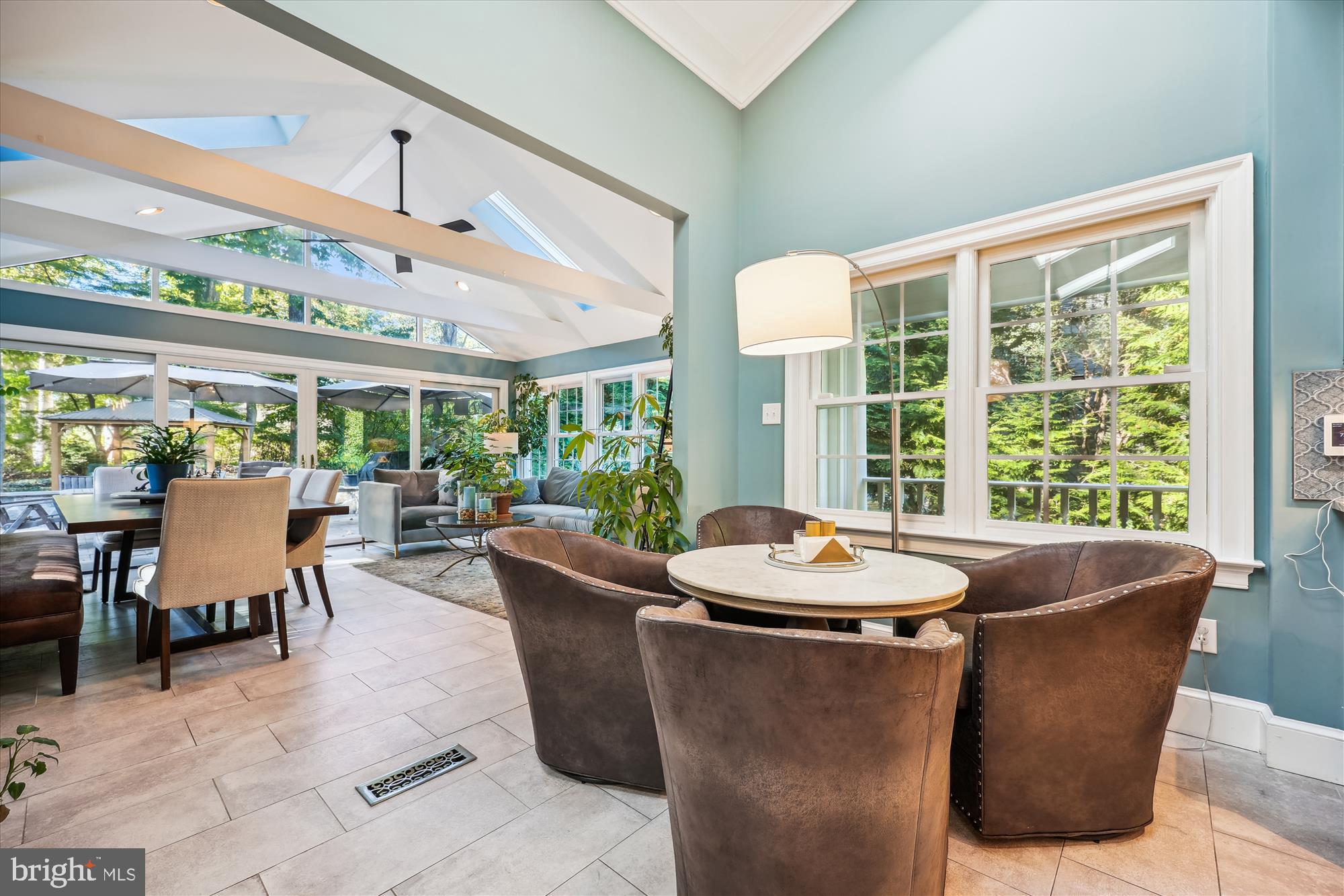 MANOR PARK - Residential