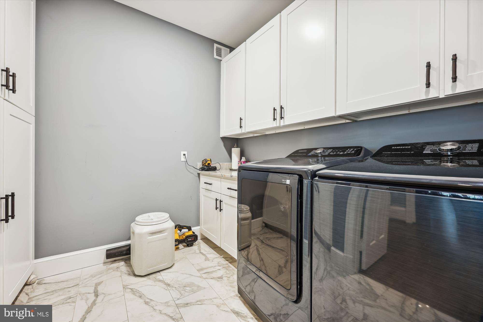 MANOR PARK - Residential