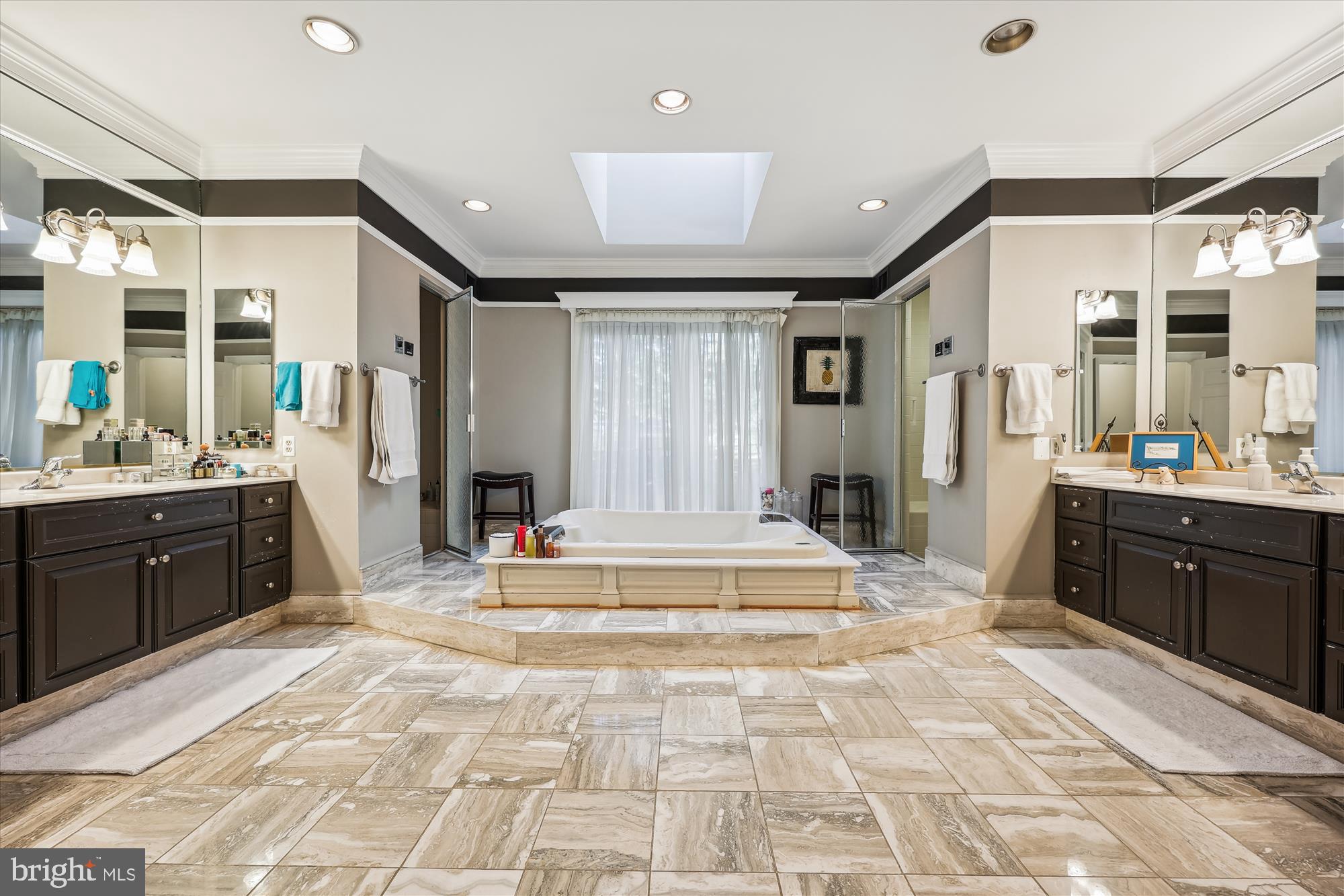 MANOR PARK - Residential