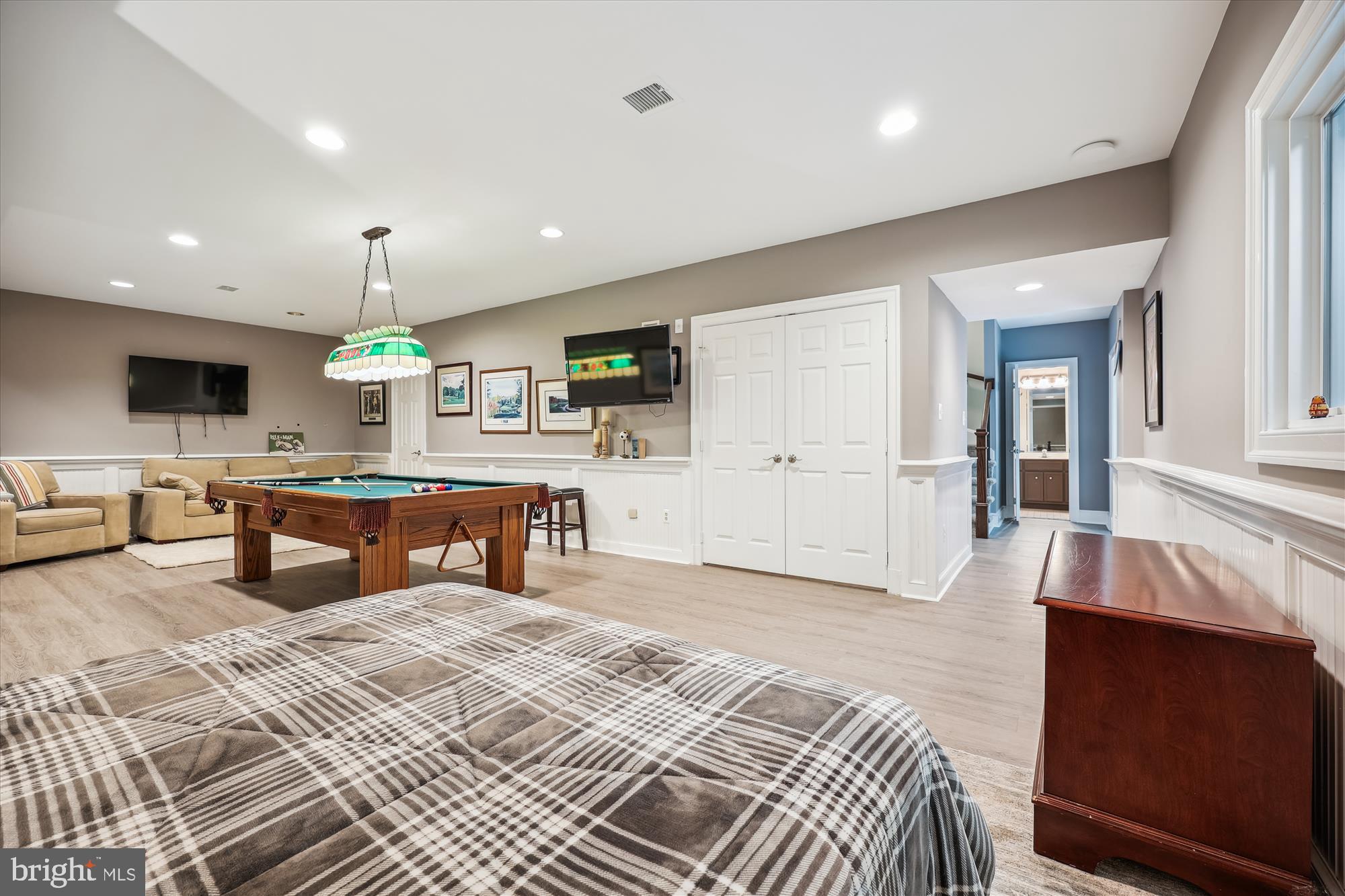 MANOR PARK - Residential