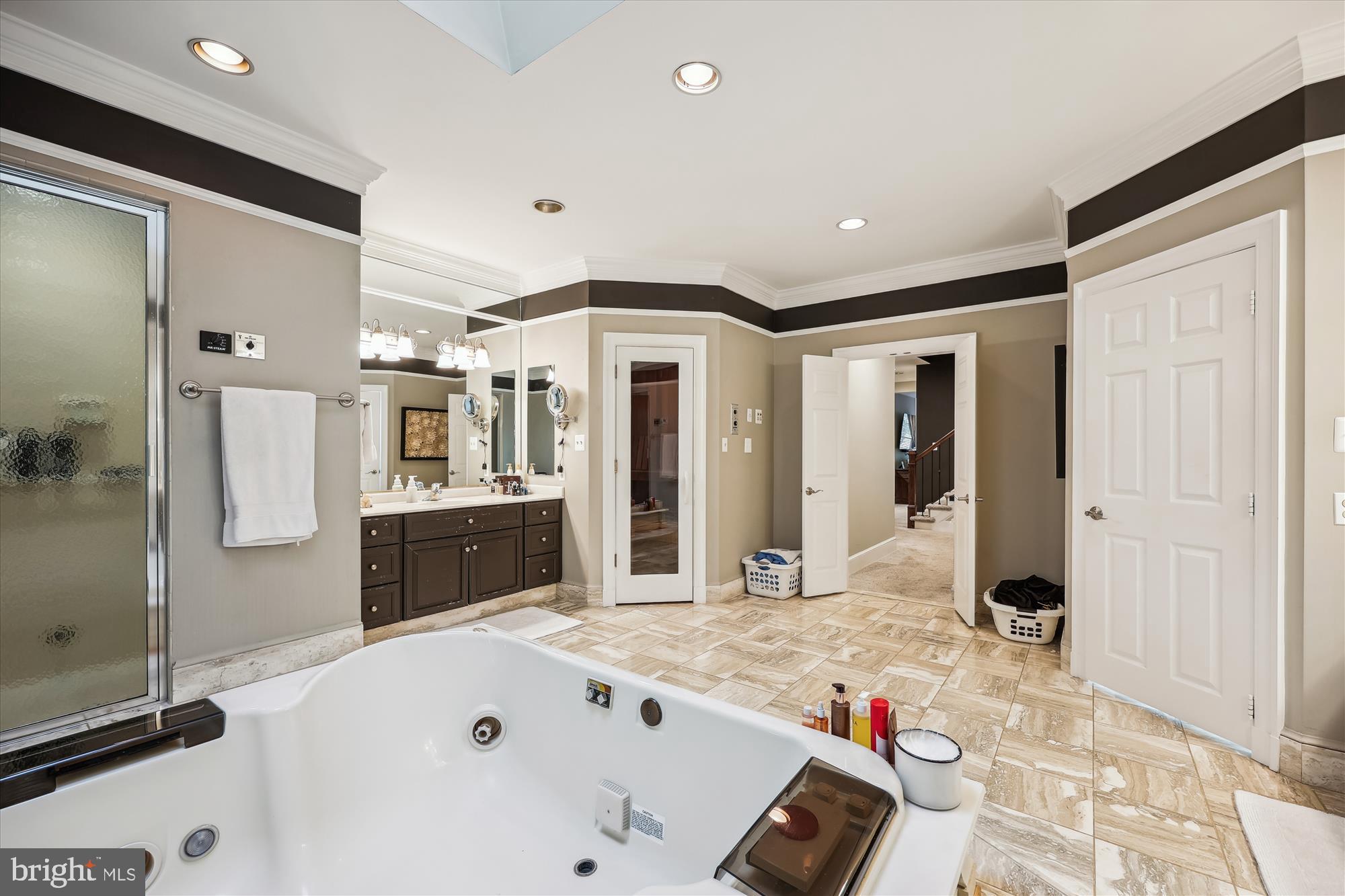 MANOR PARK - Residential