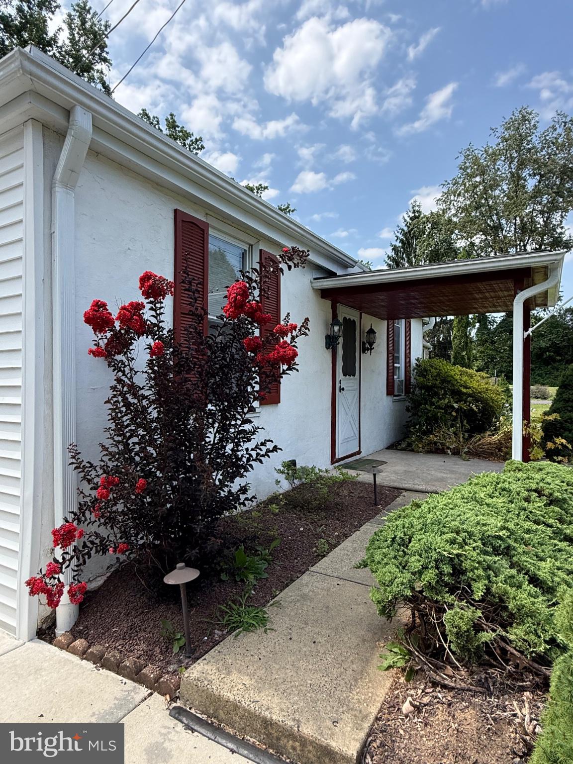 623 KNOLL AVENUE