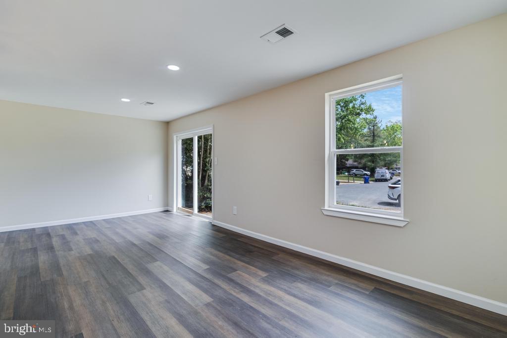 3243 INDIAN KING COURT