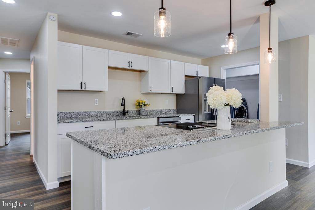 3243 INDIAN KING COURT