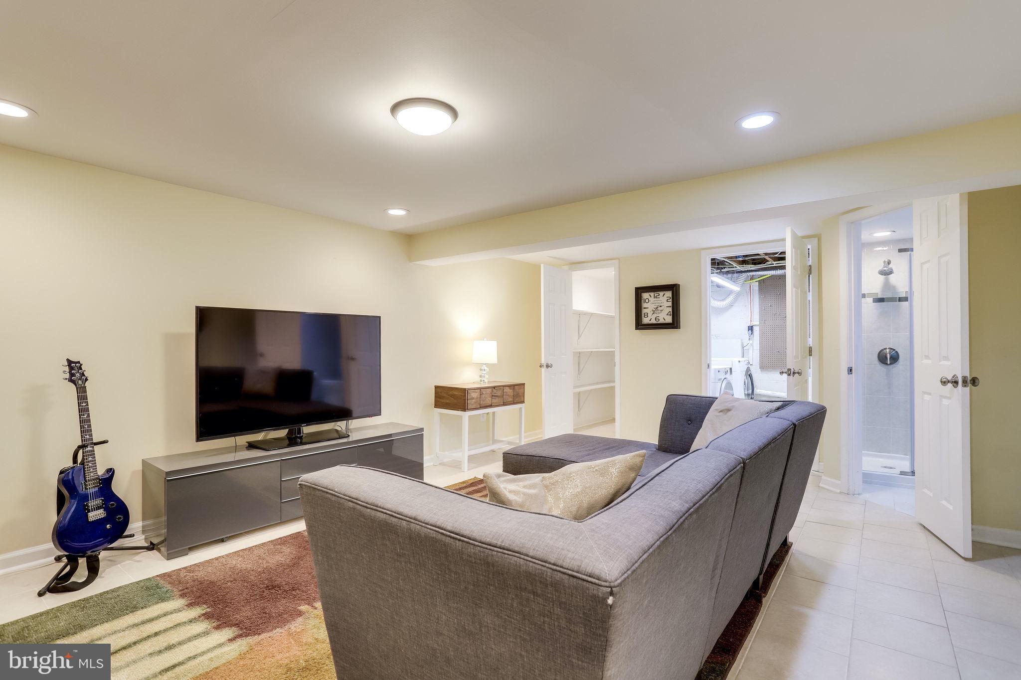 WARWICK VILLAGE - Residential