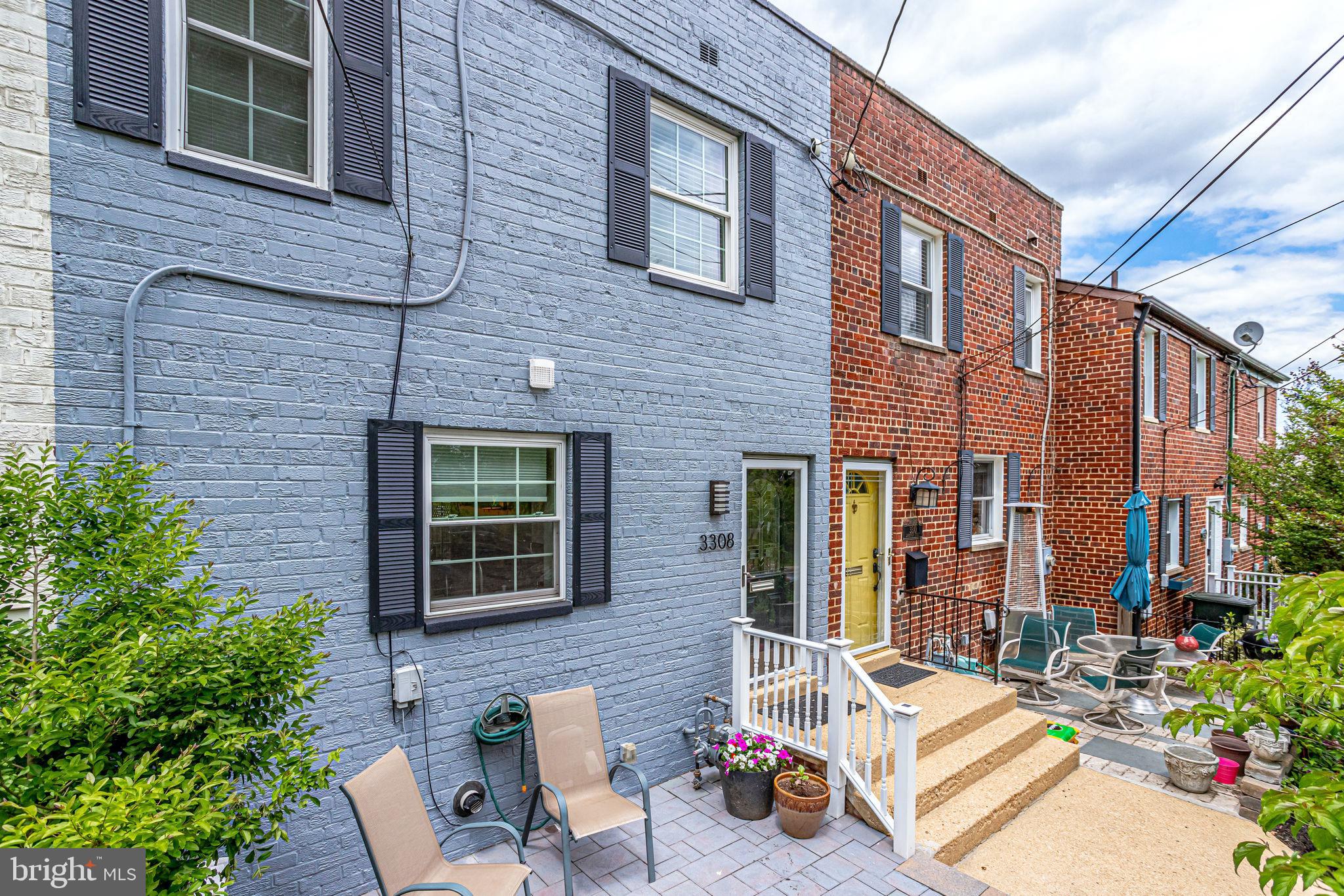 WARWICK VILLAGE - Residential