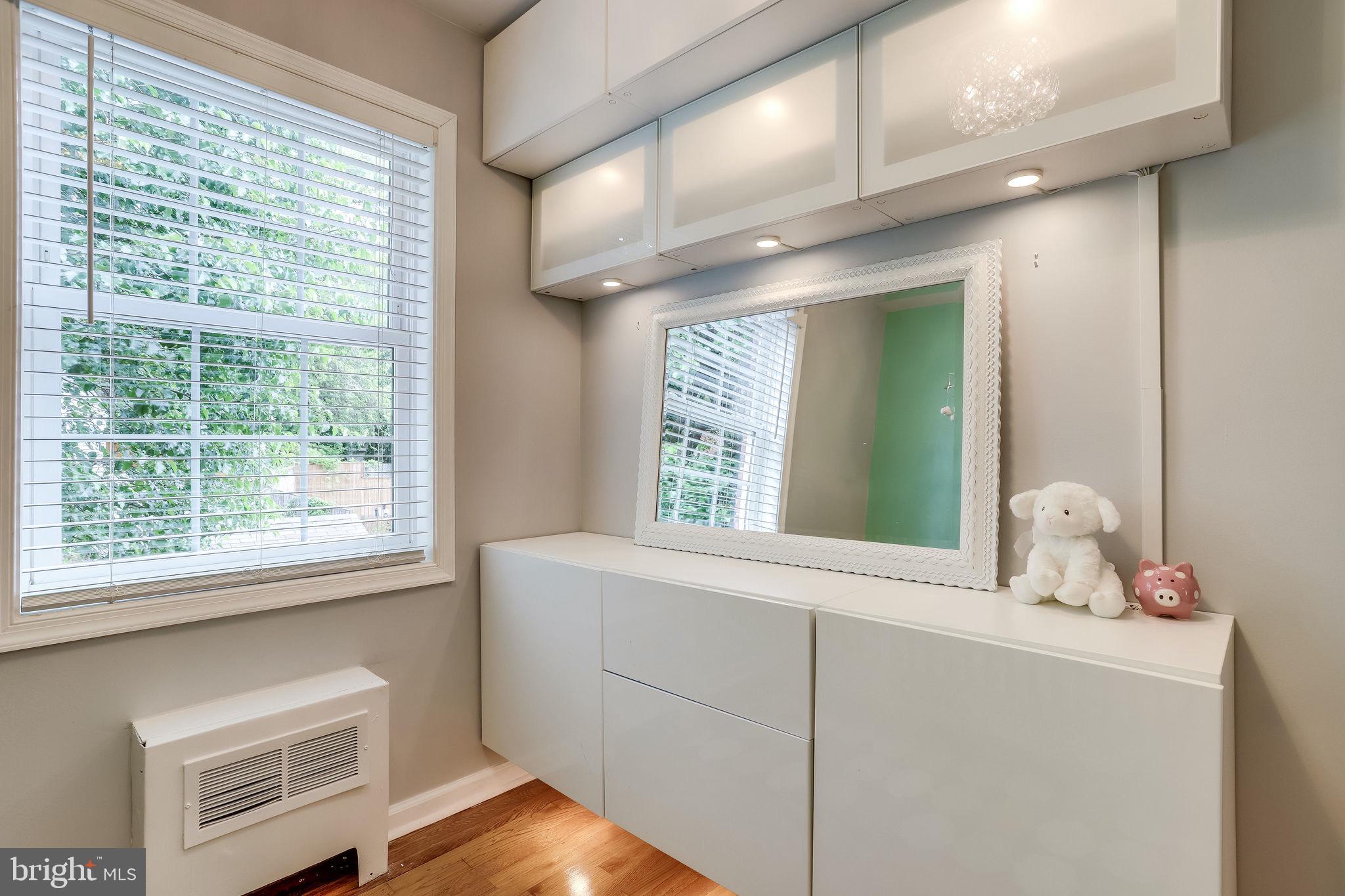 WARWICK VILLAGE - Residential