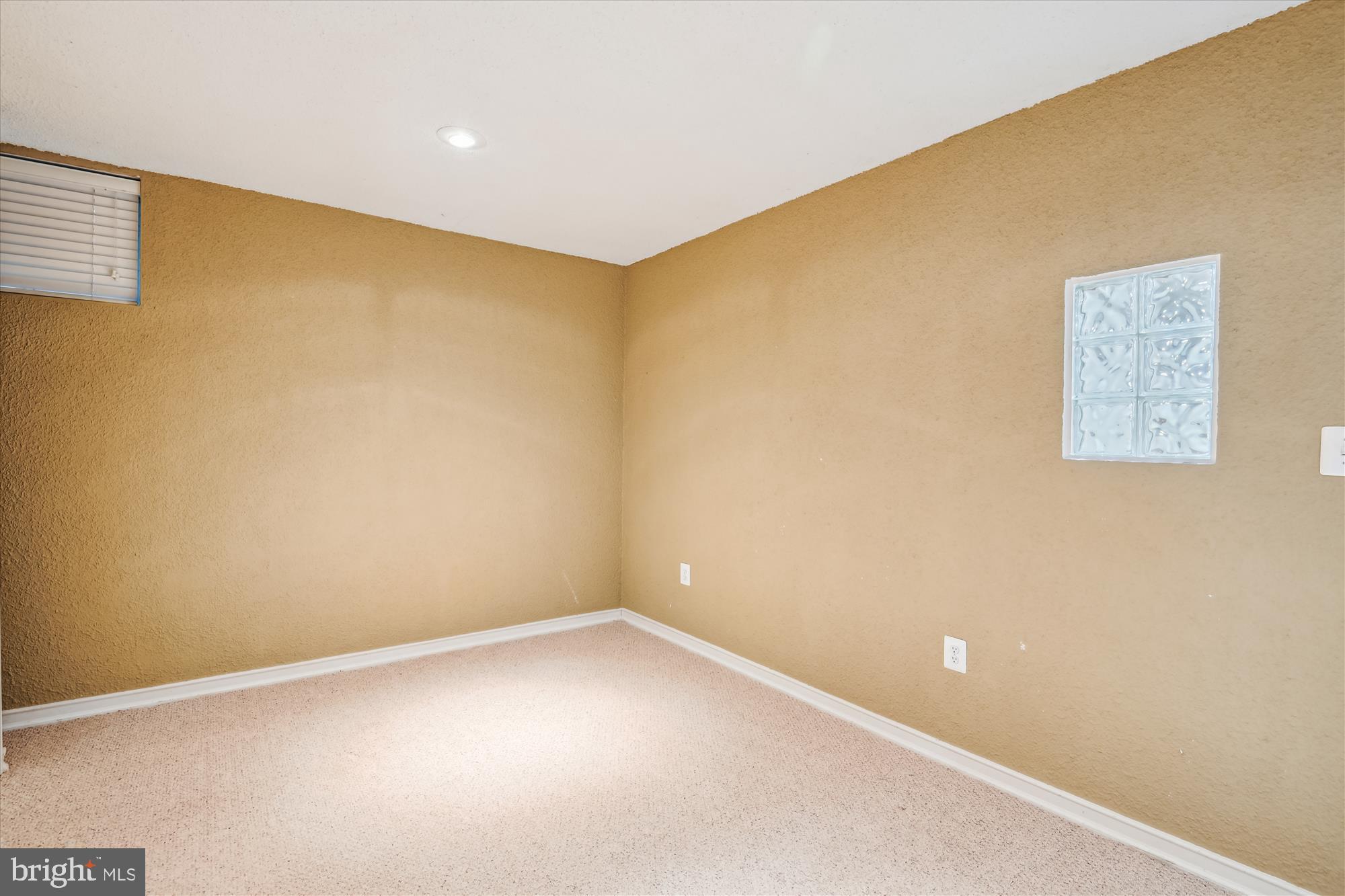 SOUTHWOODS - Residential