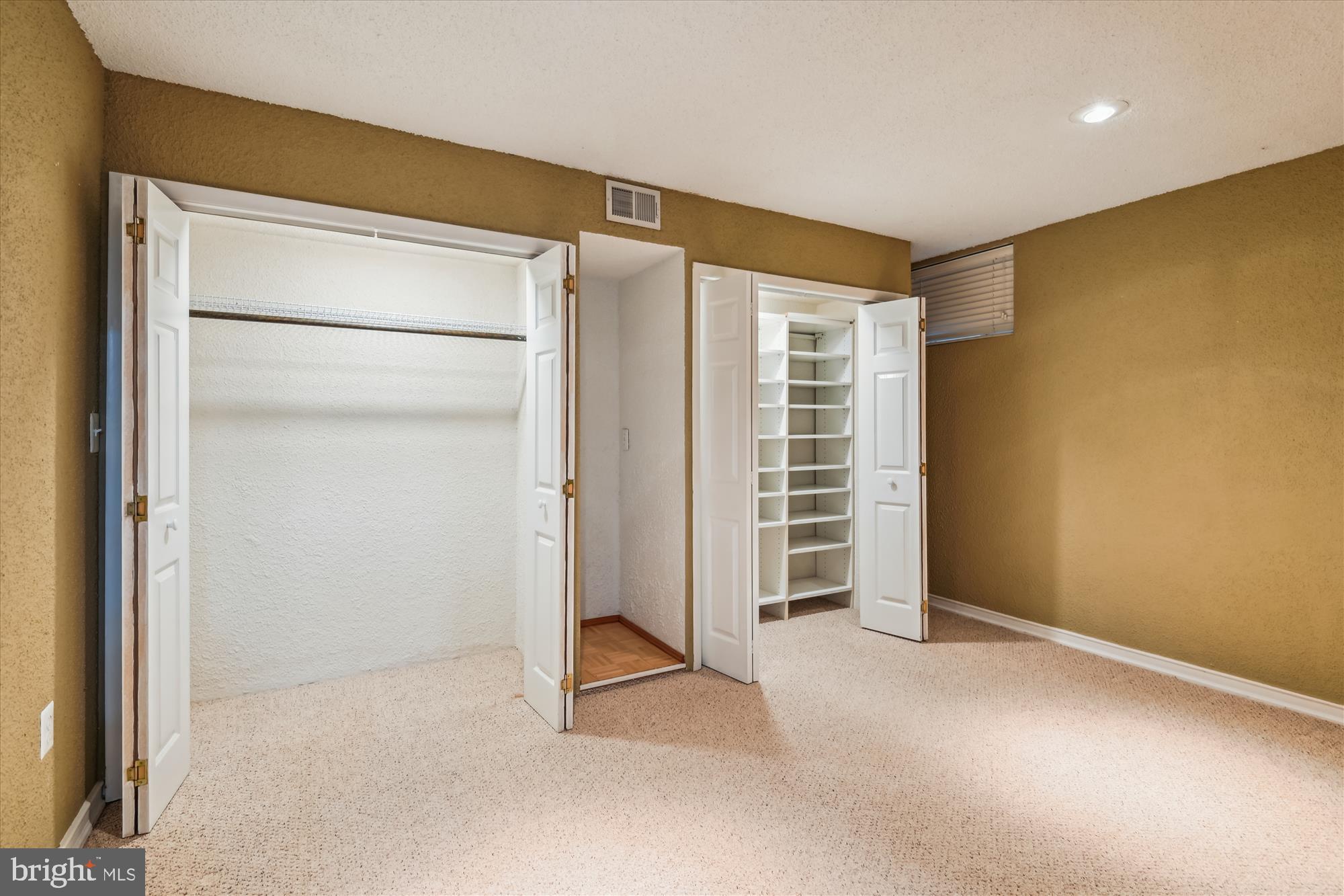 SOUTHWOODS - Residential