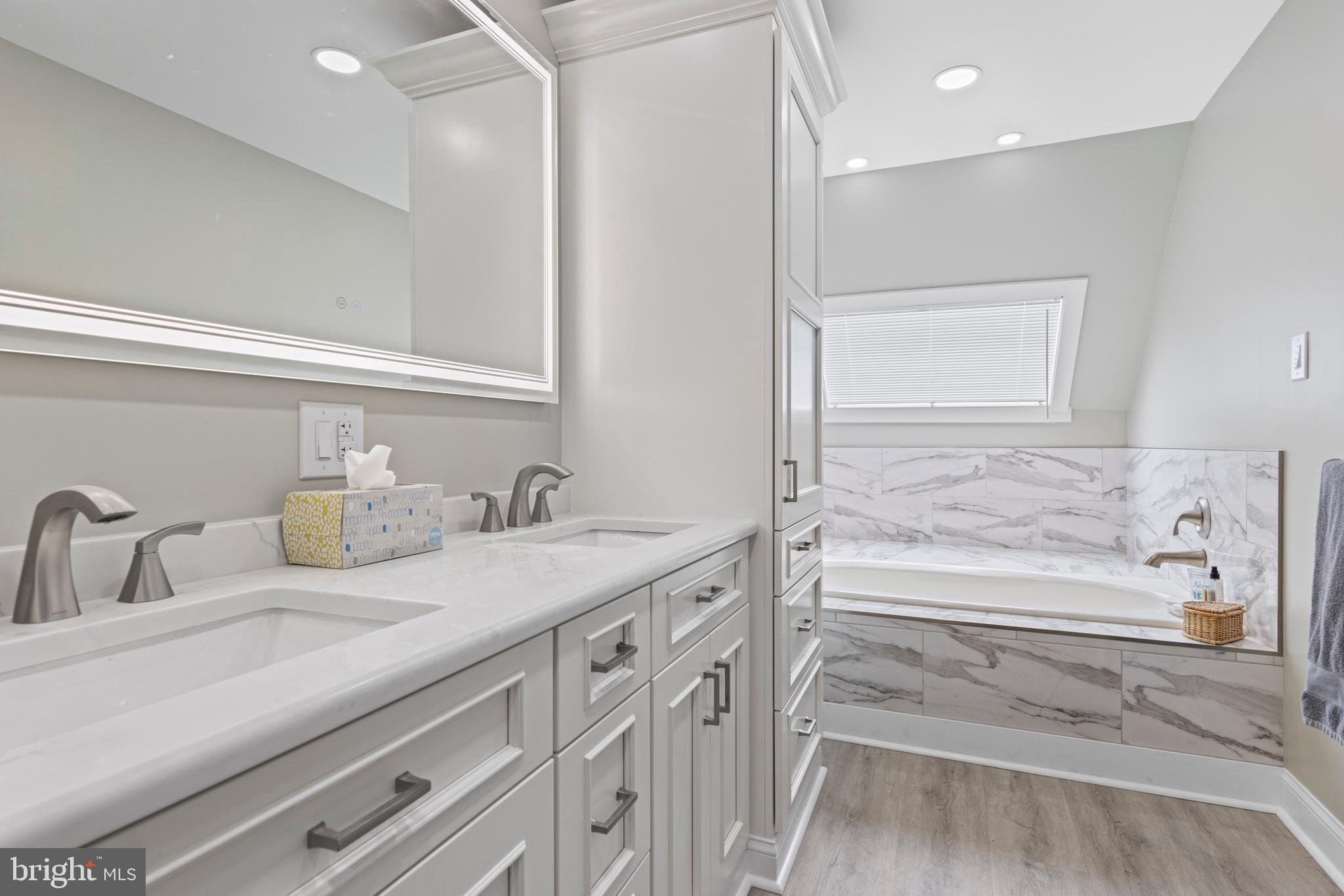 CHESTERBROOK/NEWPO - Residential